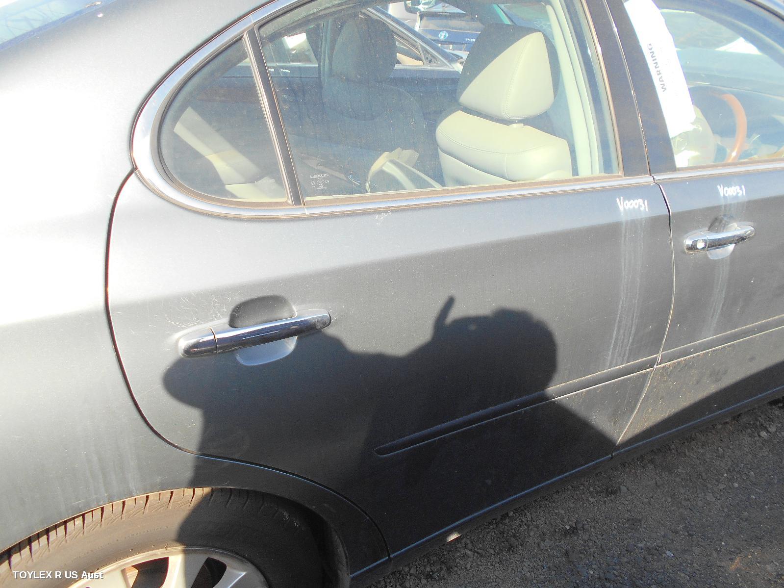 LEXUS ES300 (92-05) 2005 Right Rear Door Sliding MCV30