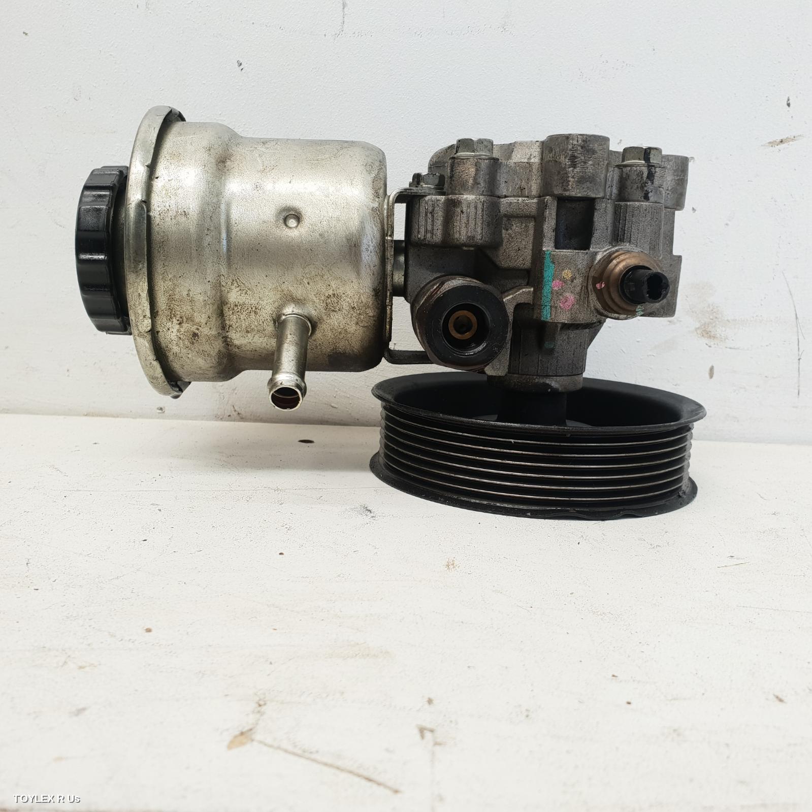 TOYOTA HILUX 2005 Steering Pump PETROL, 2.7, 2TR-FE