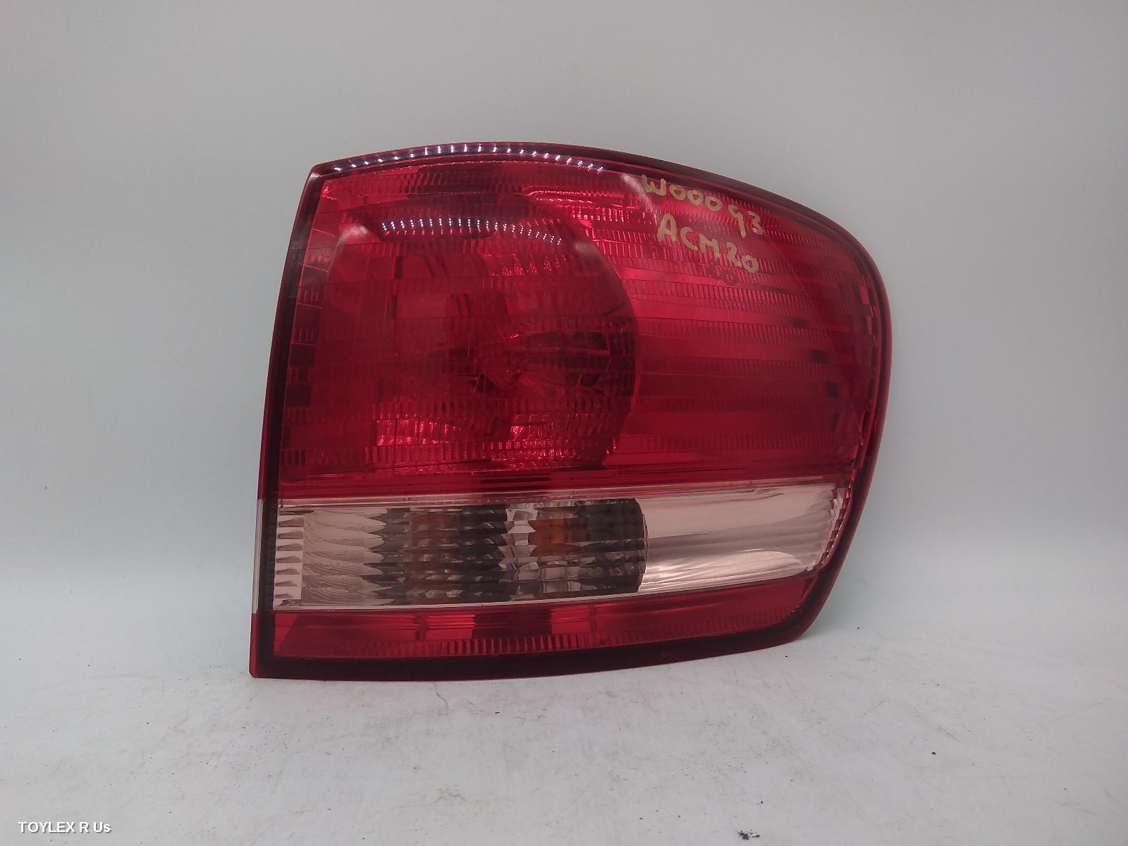 TOYOTA AVENSIS 2002 Right Taillight ACM20R