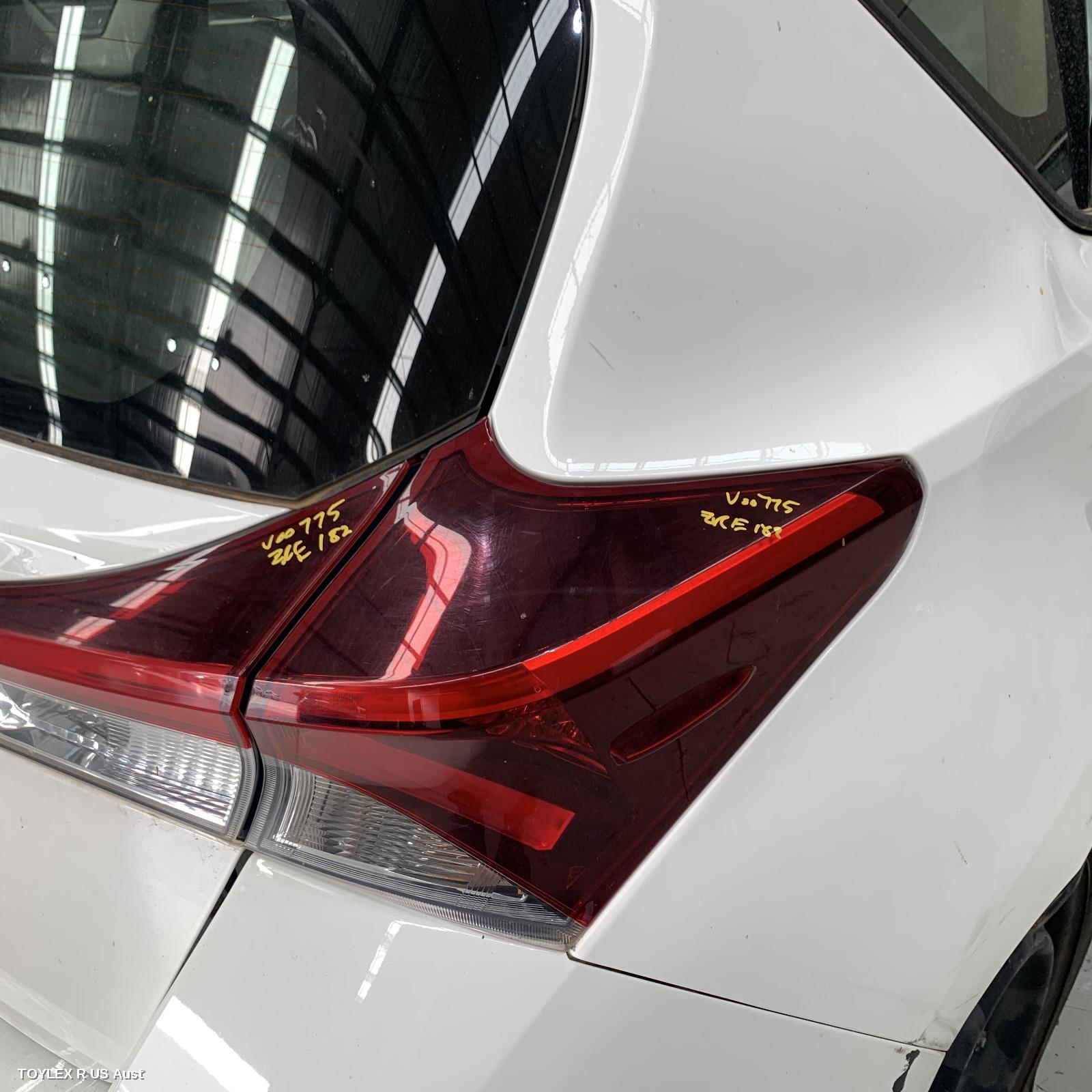 TOYOTA COROLLA 2015 Right Taillight ZRE182R, HATCH