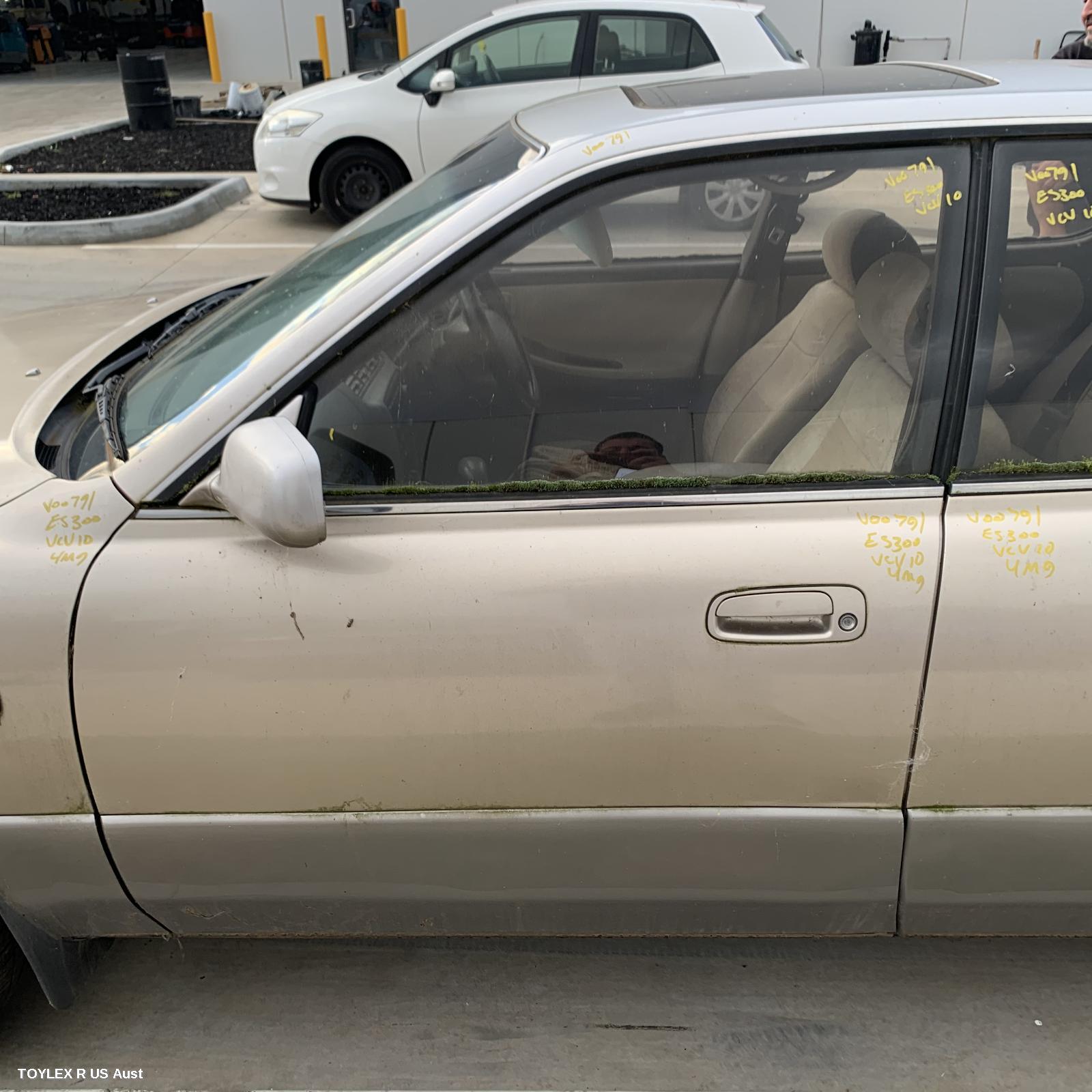 LEXUS ES300 (92-05) 1996 Left Front Door VCV10