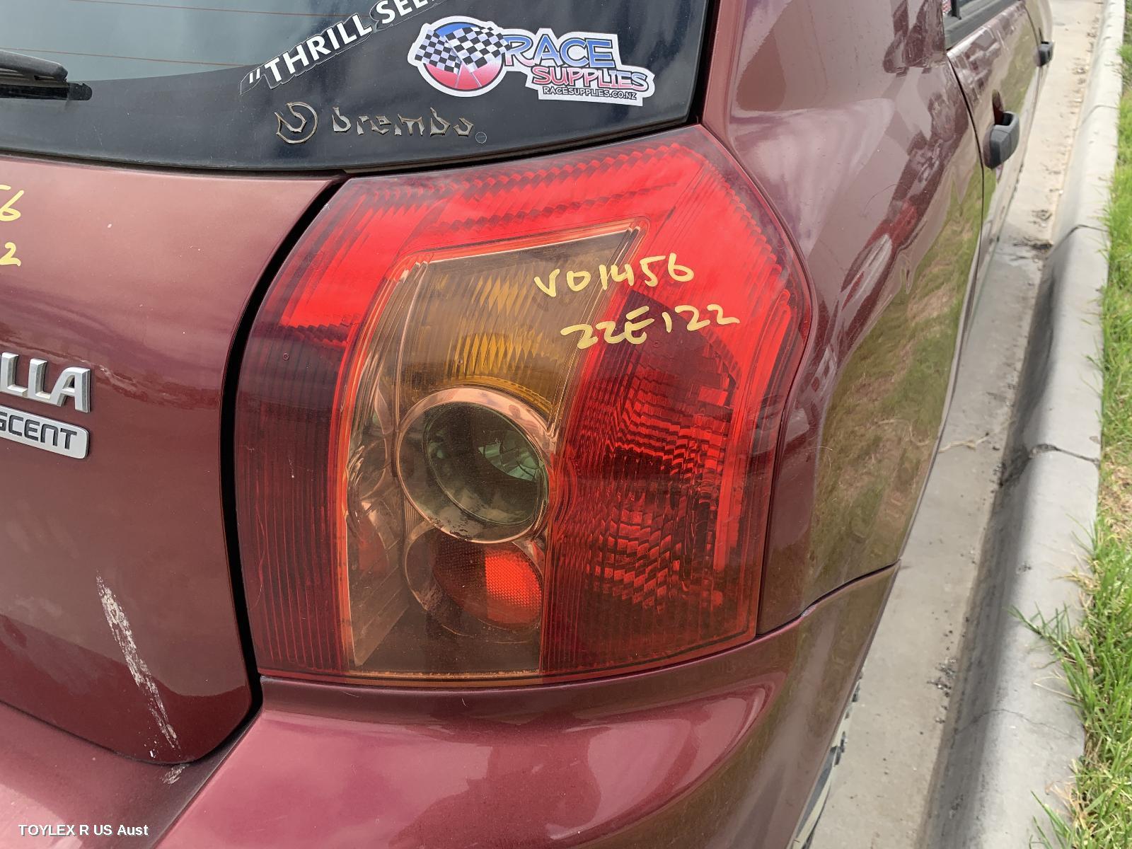 TOYOTA COROLLA 2005 Right Taillight ZZE122 (JAPAN-VIN JTD), HATCH, LENS#