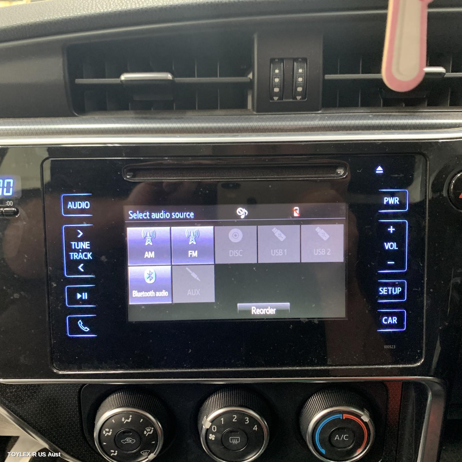 TOYOTA COROLLA 2015 Radio/Cd/Dvd/Sat/Tv 6.1IN TOUCH SCREEN (P/N ON FACE 100523), ZRE182R, HATCH