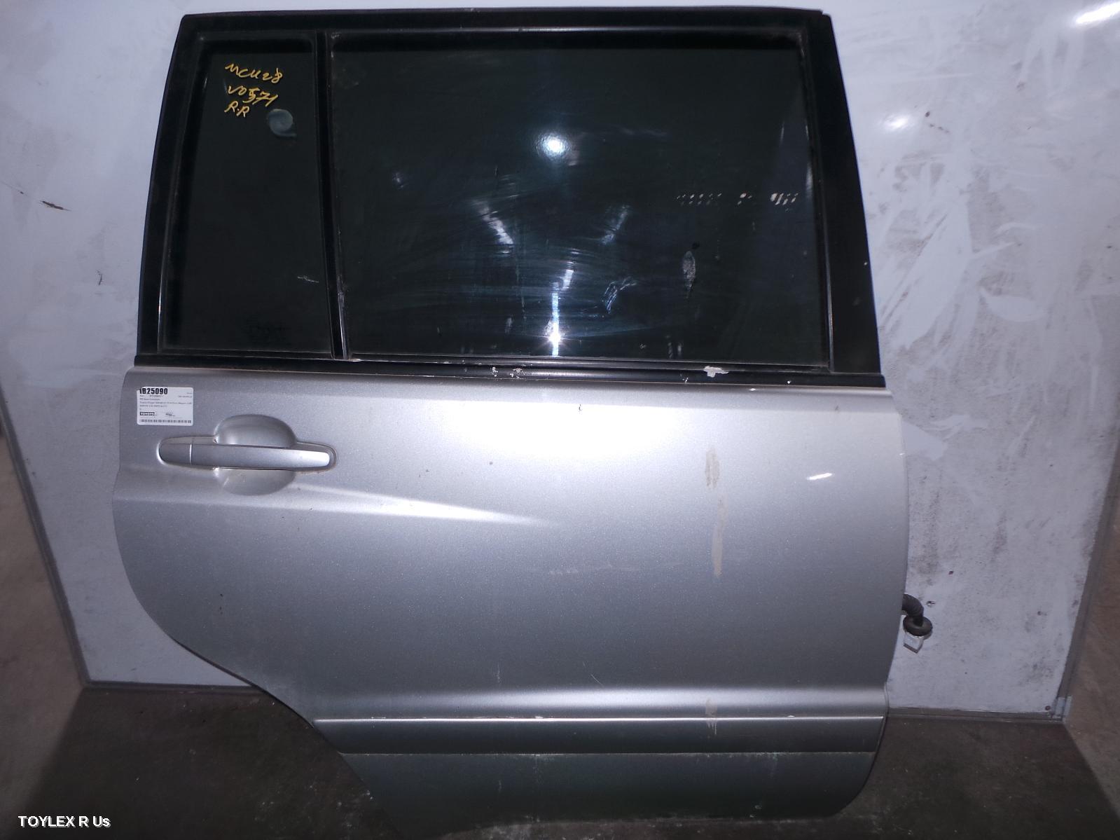 TOYOTA KLUGER 2004 Right Rear Door Sliding MCU28R