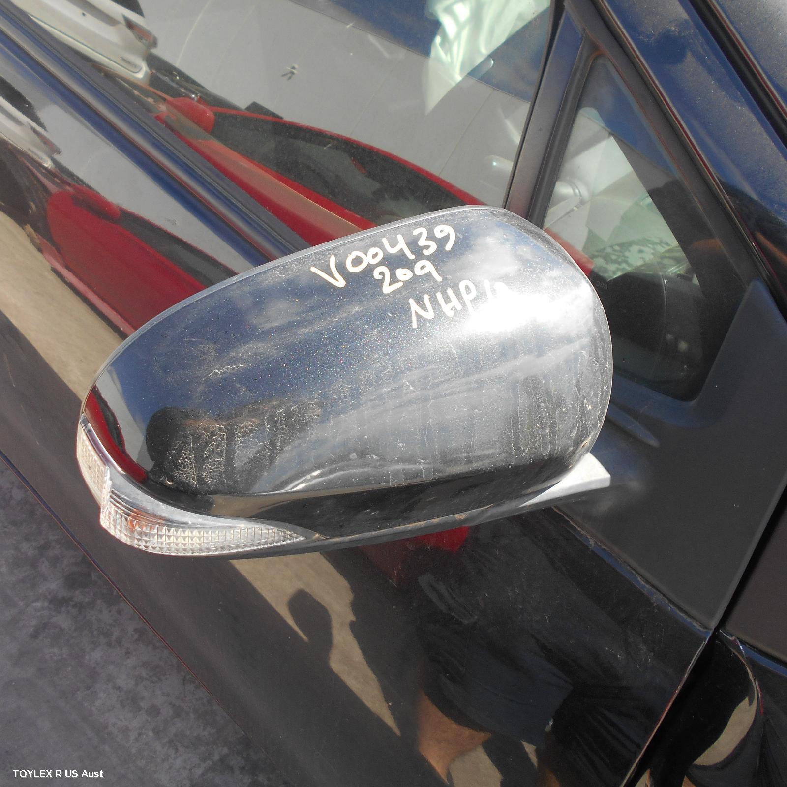TOYOTA PRIUS 2013 Right Door Mirror NHP10R, PRIUS C, NON FOLDING TYPE