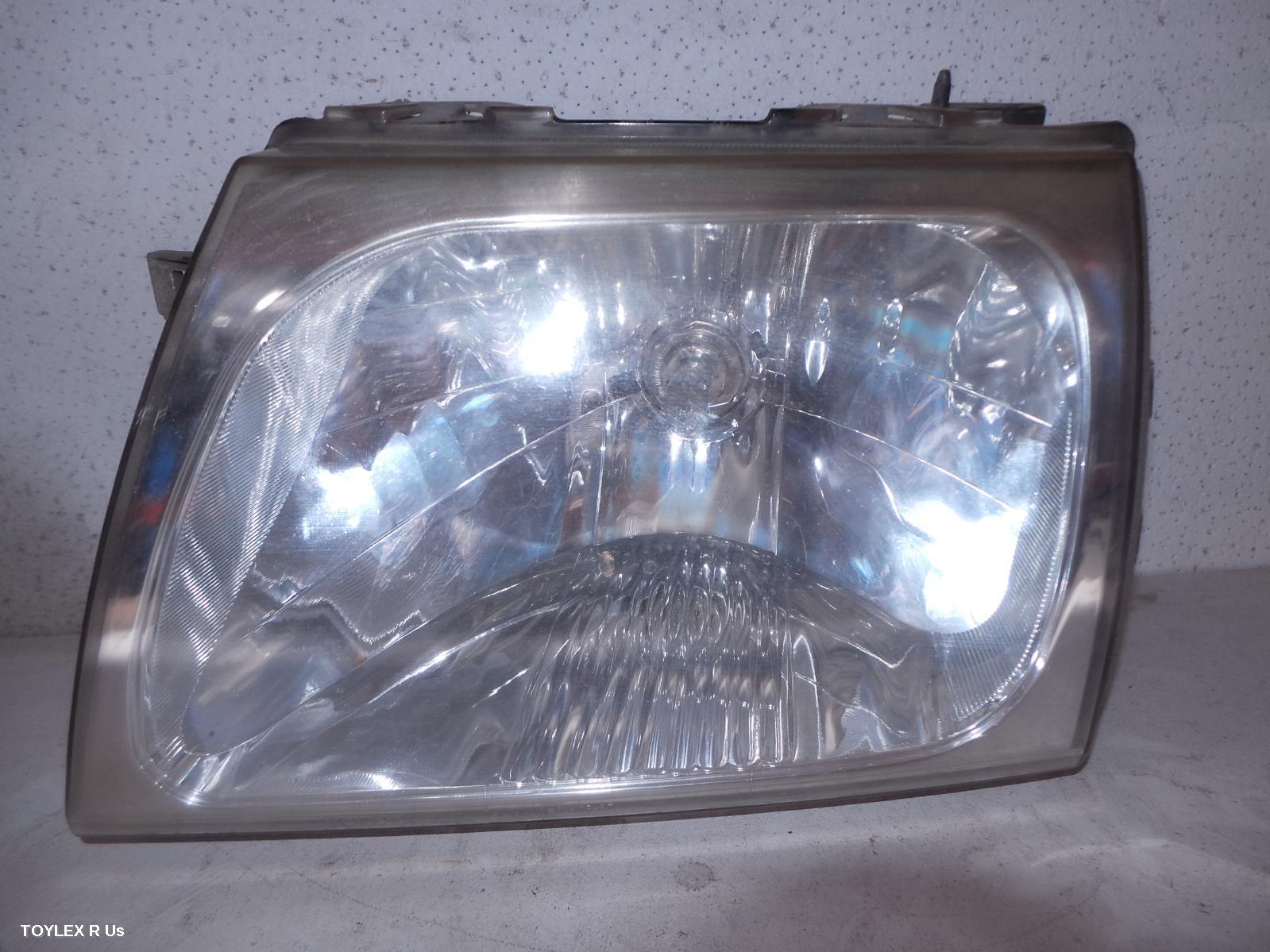 TOYOTA HILUX 2004 Left Headlamp SR5 TYPE