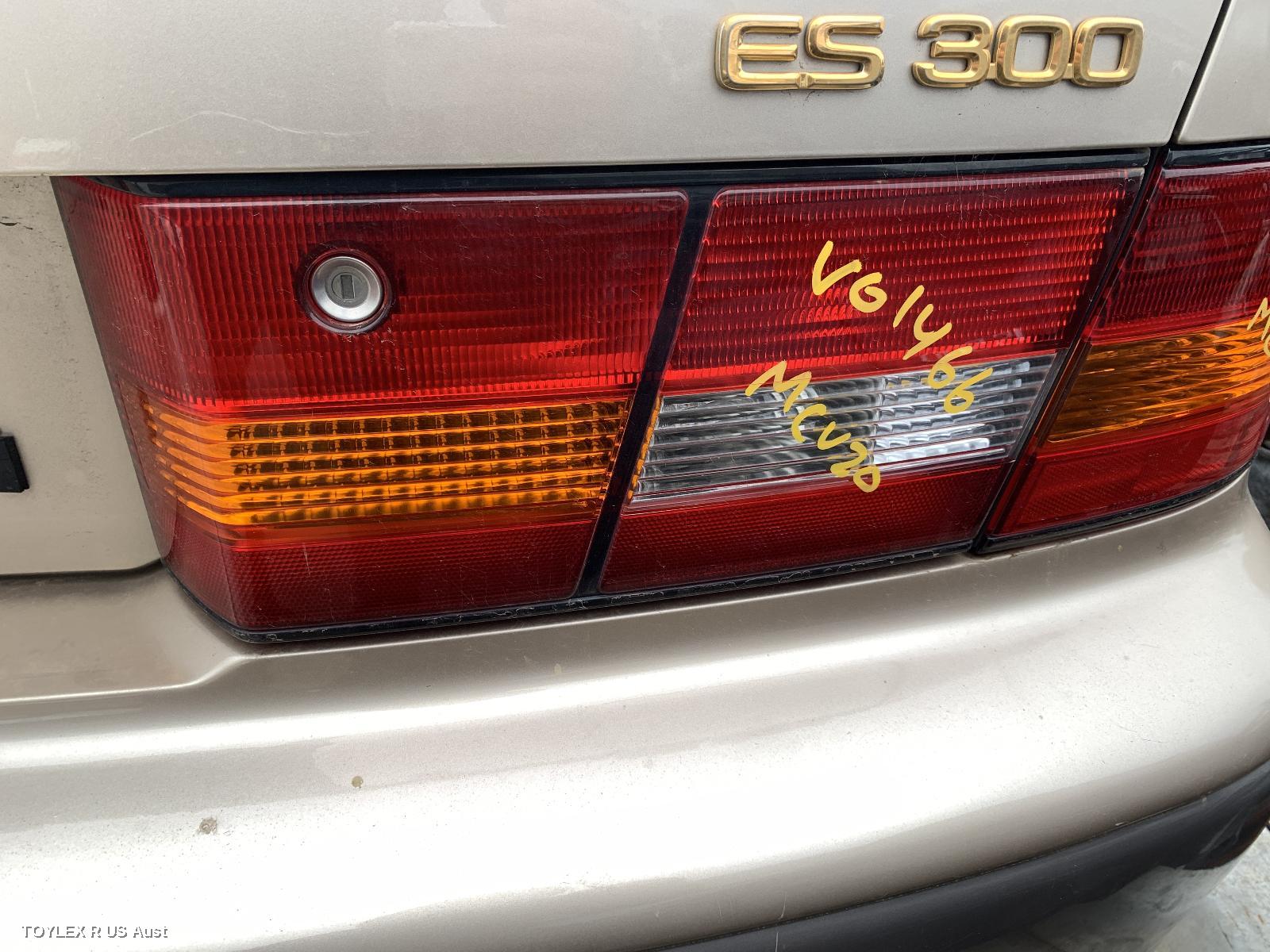 LEXUS ES300 (92-05) 1999 Right Taillight MCV20, CLEAR FLASHER