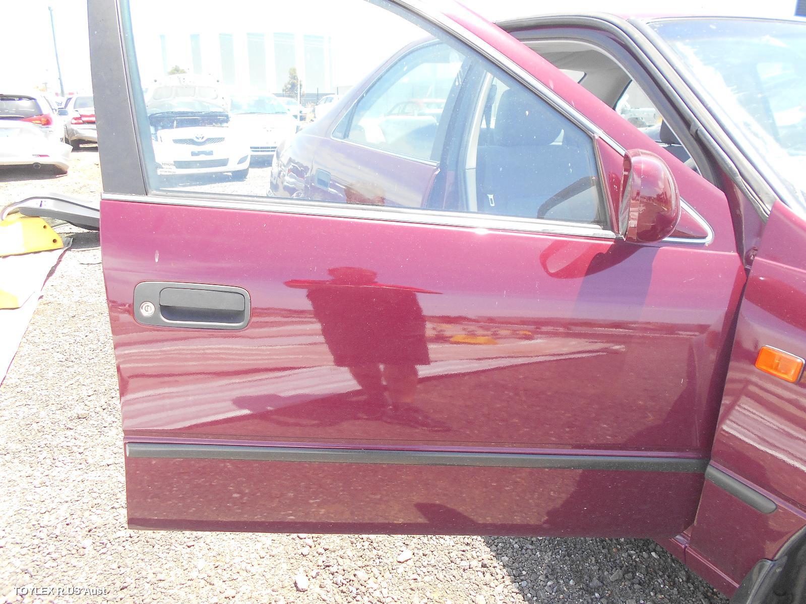 TOYOTA CAMRY 2000 Right Front Door SK20