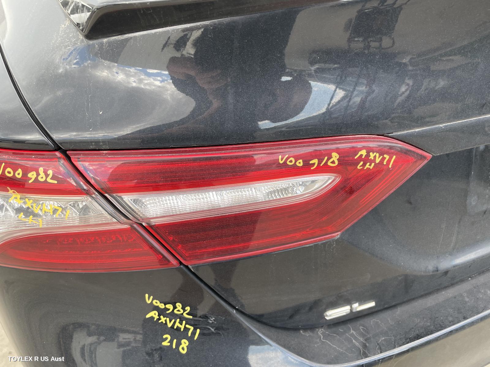 TOYOTA CAMRY 2017 Rear Garnish BOOTLID LAMP (LH SIDE), XV70
