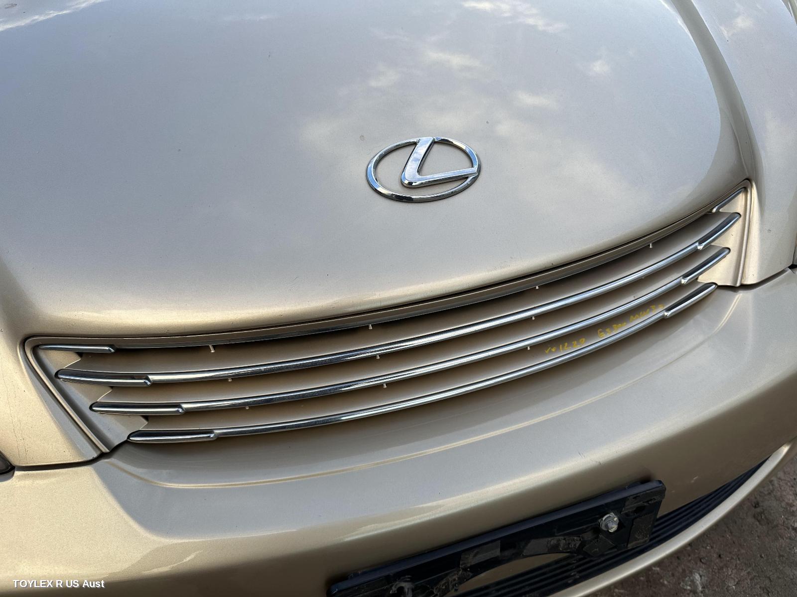 LEXUS ES300 (92-05) 2003 Grille MCV30