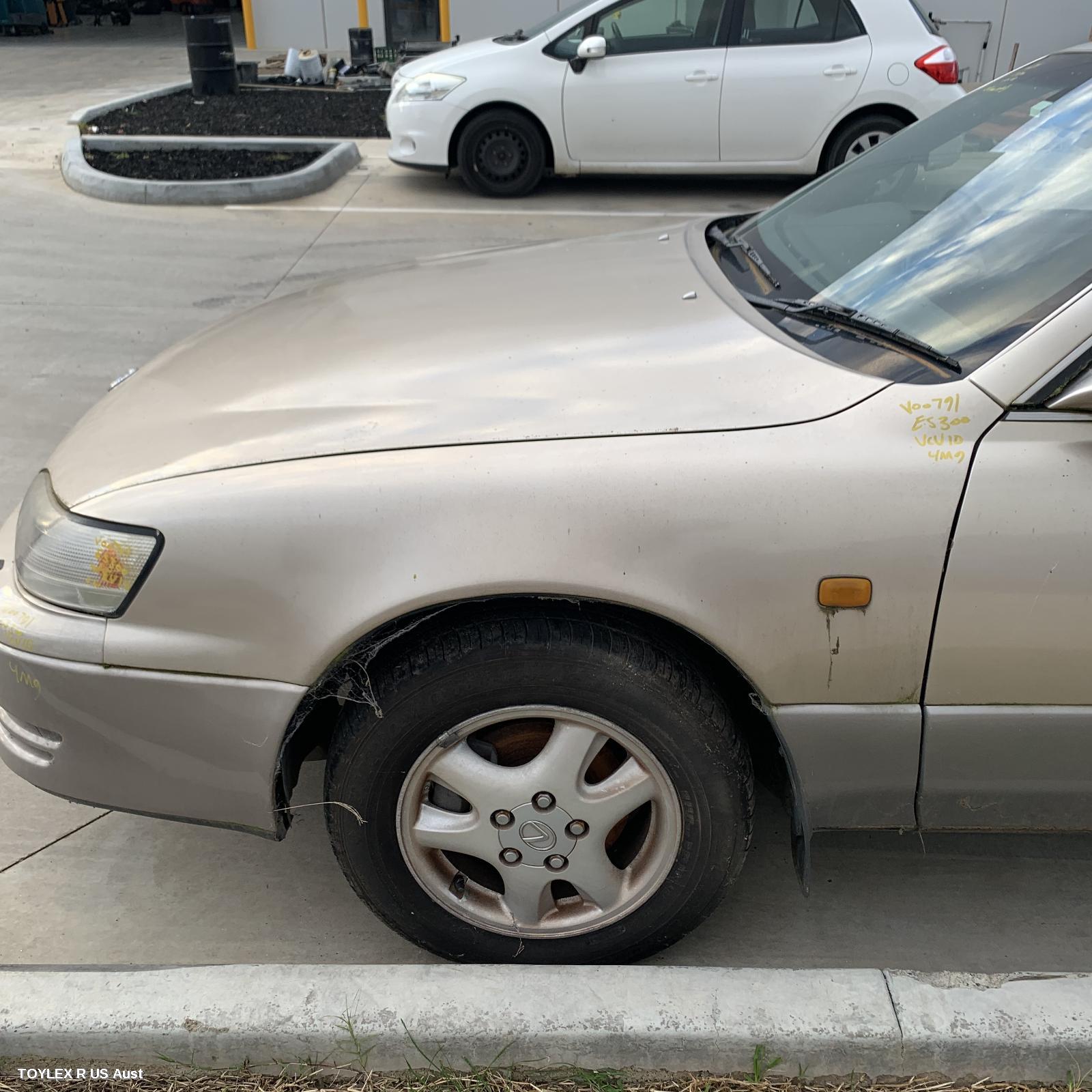 LEXUS ES300 (92-05) 1996 Left Guard VCV10