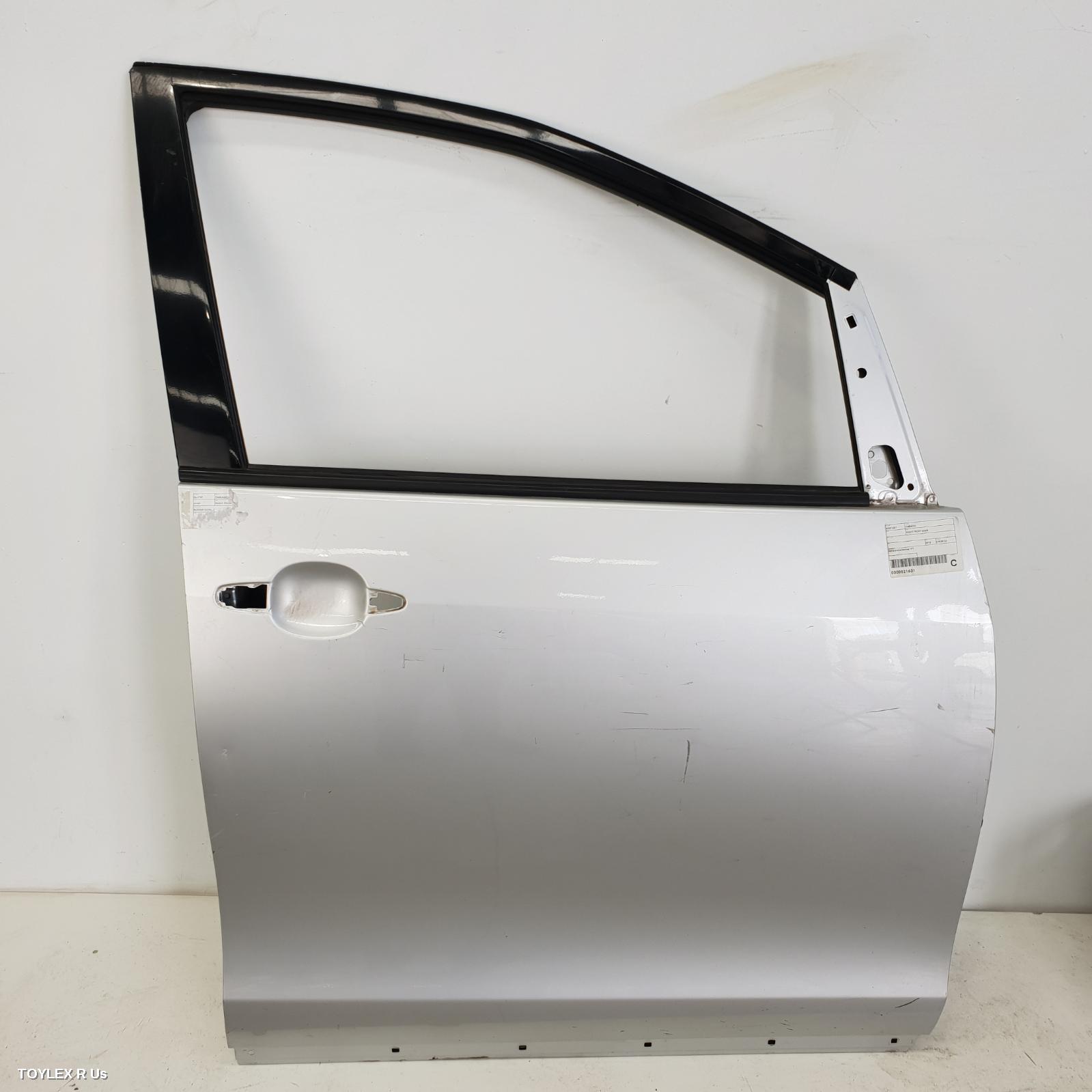 TOYOTA TARAGO 2012 Right Front Door ACR50R