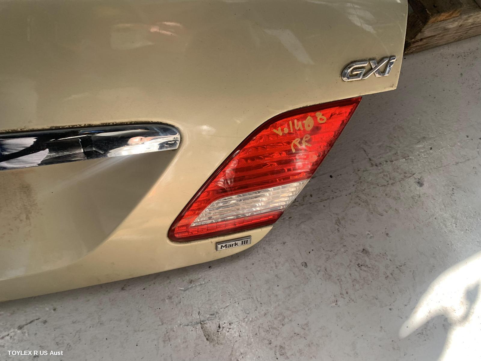 TOYOTA AVALON 2004 Rear Garnish BOOTLID LAMP (RH SIDE), MCX10R