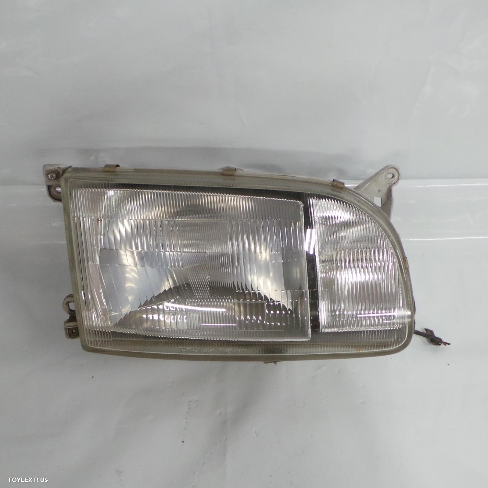 TOYOTA HIACE 1994 Right Headlamp LH/RZH10#, SUPER CUSTOM, LENS# 26-41, 93-97 (IMPORT)