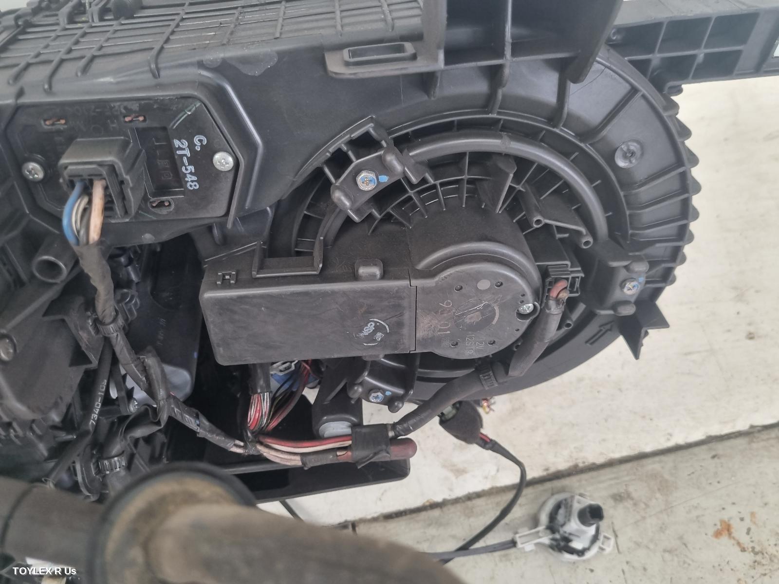 TOYOTA HILUX 2016 Heater Fan Motor 06/15-