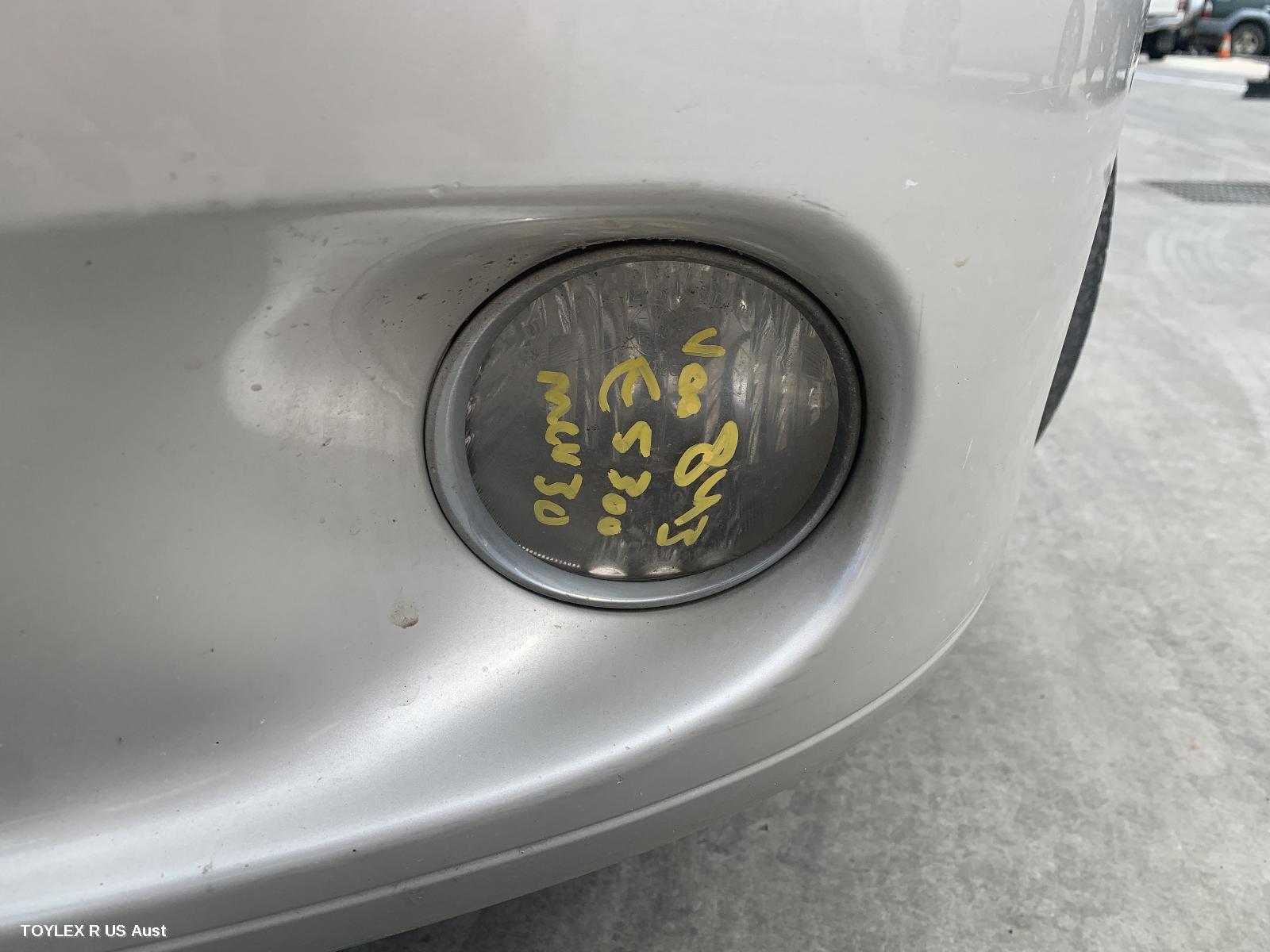 LEXUS ES300 (92-05) 2005 Left Indicator/Fog/Side BUMPER FOGLAMP, MCV30