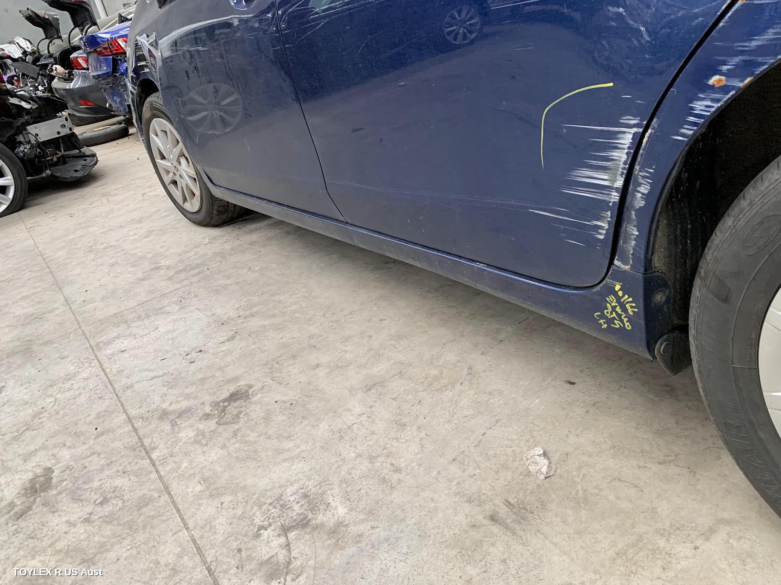 TOYOTA PRIUS 2012 Side Step/Skirt ZVW40R, PRIUS V