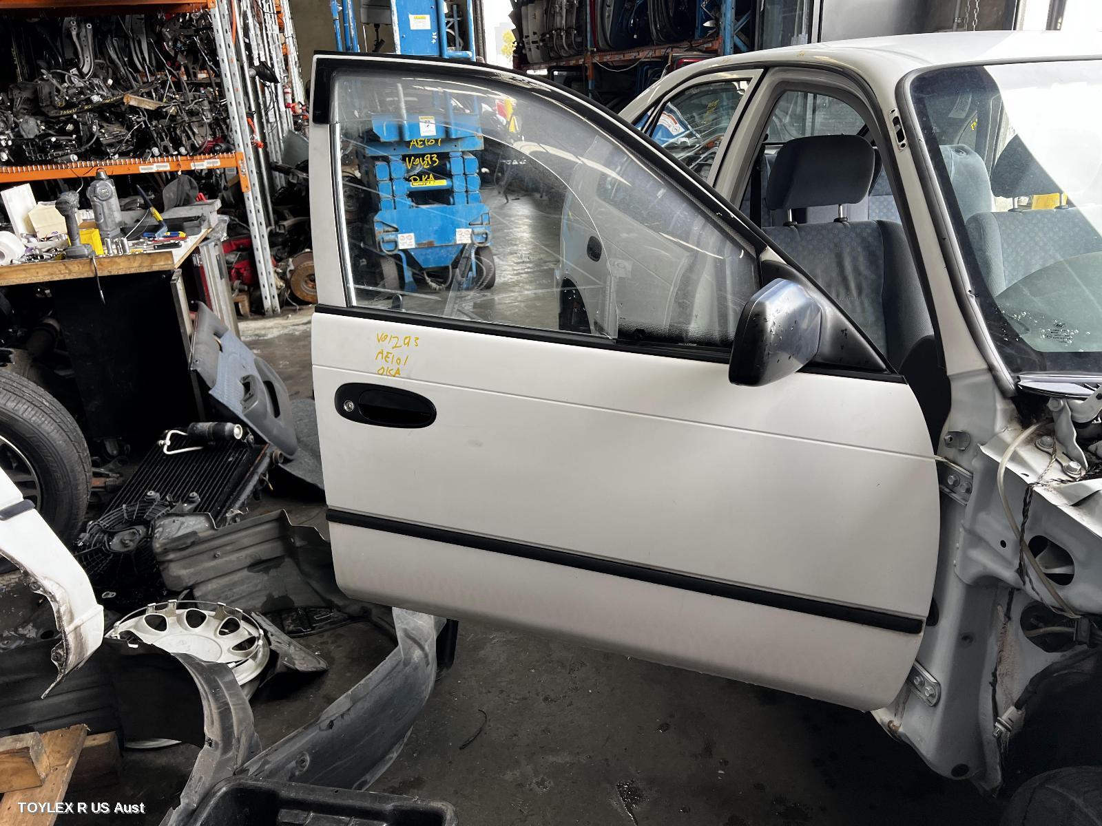 TOYOTA COROLLA 1997 Right Front Door AE101