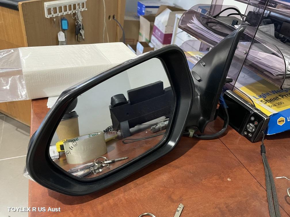 TOYOTA YARIS 2021 Left Door Mirror XP210 SERIES, AUTO POWER FOLD, W/ BLIND SPOT TYPE, GLOSS BLACK TYPE