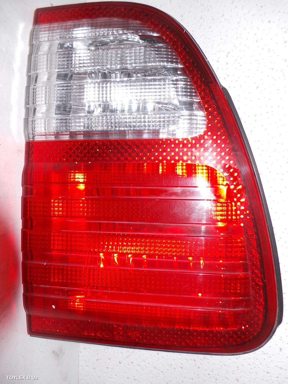 LEXUS LX470 2002 Rear Garnish TAILGATE LAMP (LH SIDE), UZJ100R