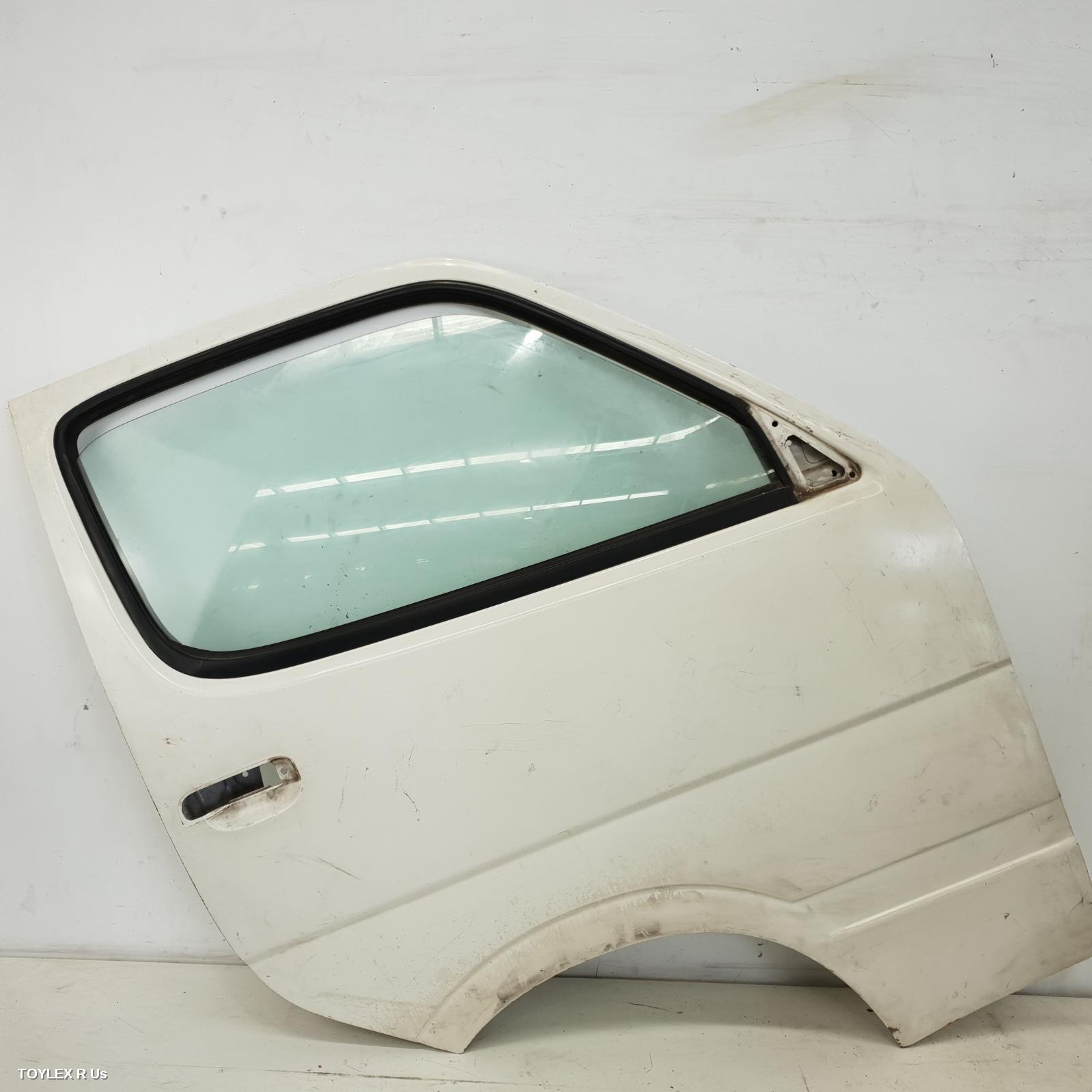 TOYOTA HIACE 2000 Right Front Door LH/RZH10#