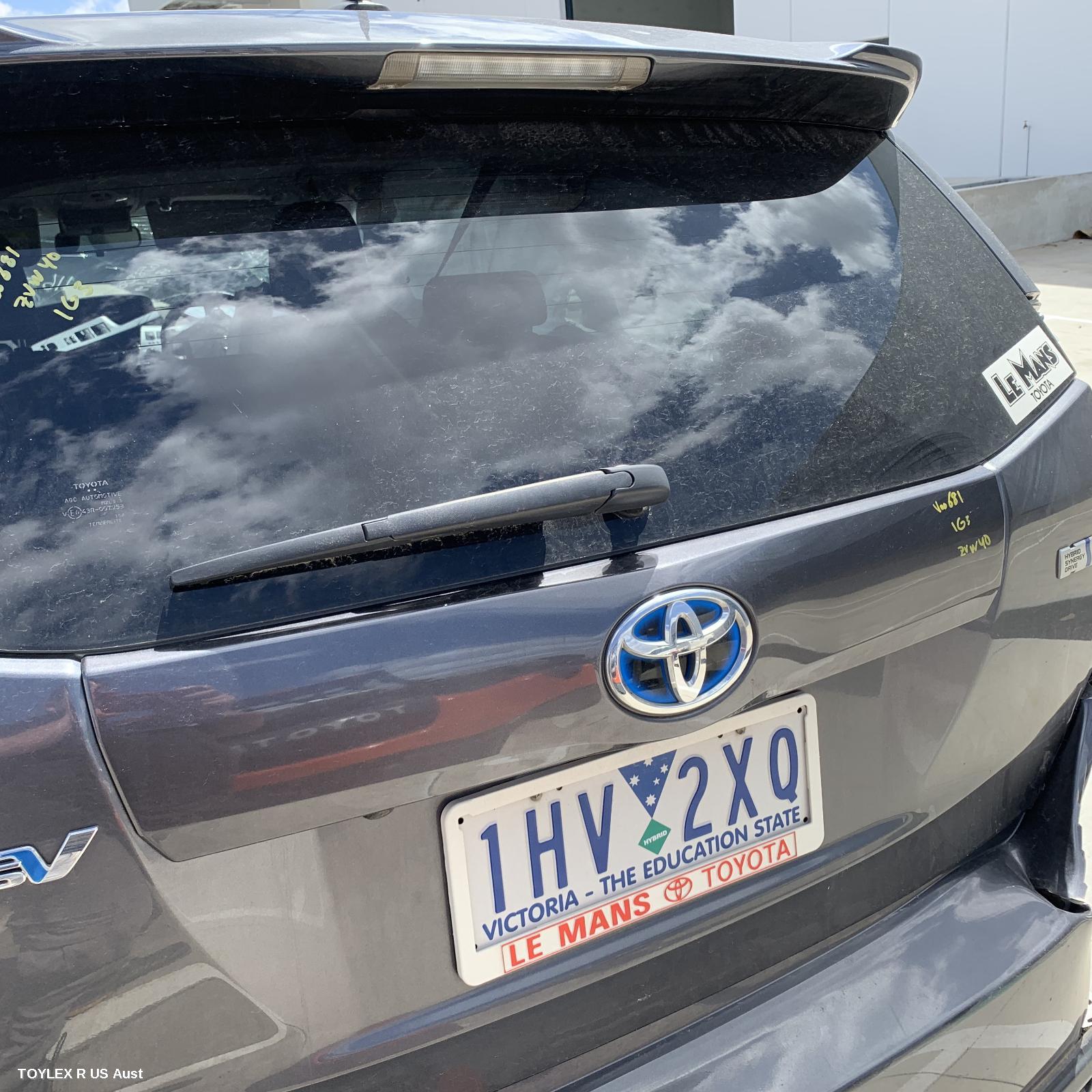 TOYOTA PRIUS 2016 Rear Garnish ZVW40R, PRIUS V, TAILGATE GARNISH (CENTRE)