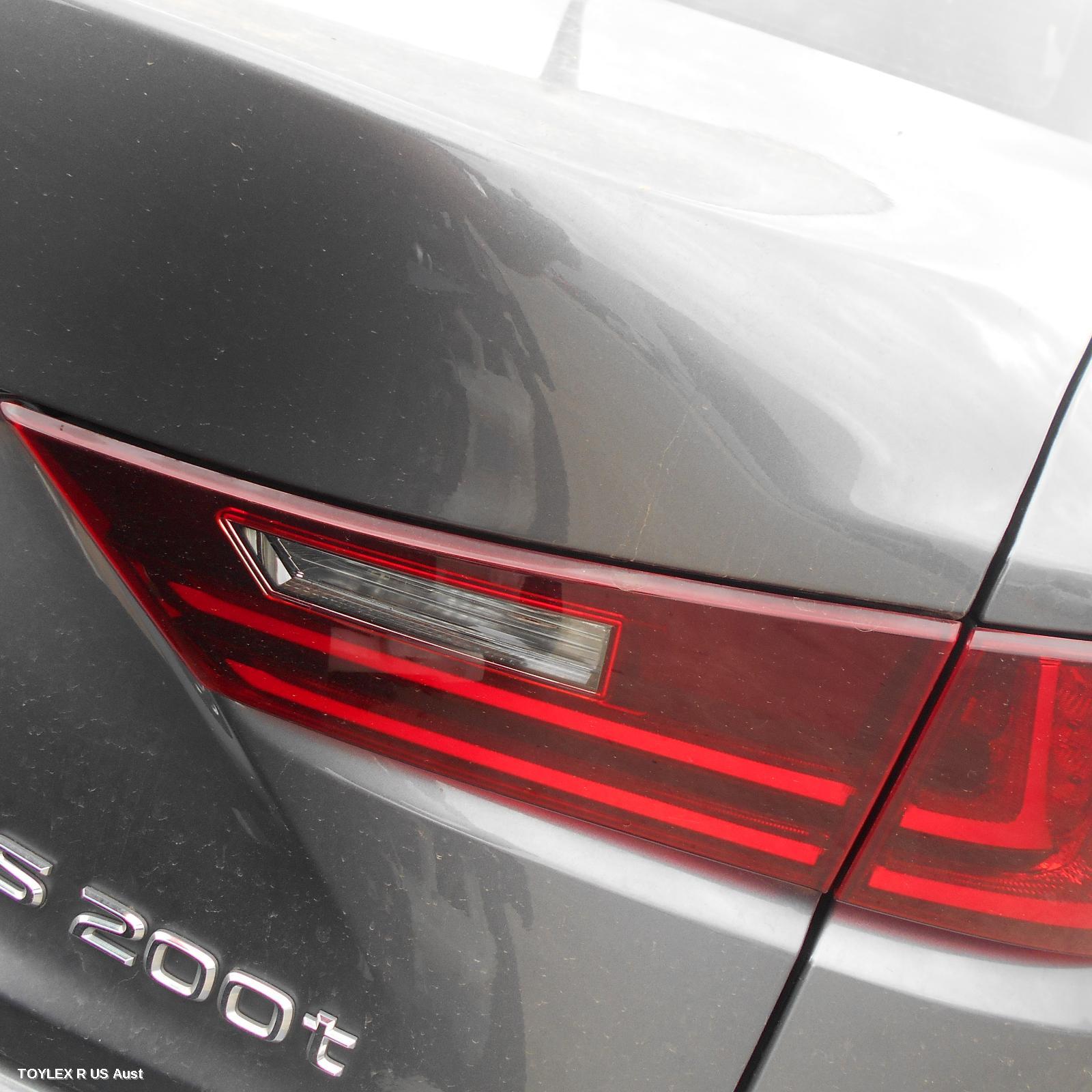 LEXUS IS SERIES 2016 Rear Garnish BOOTLID LAMP (RH SIDE), XE30