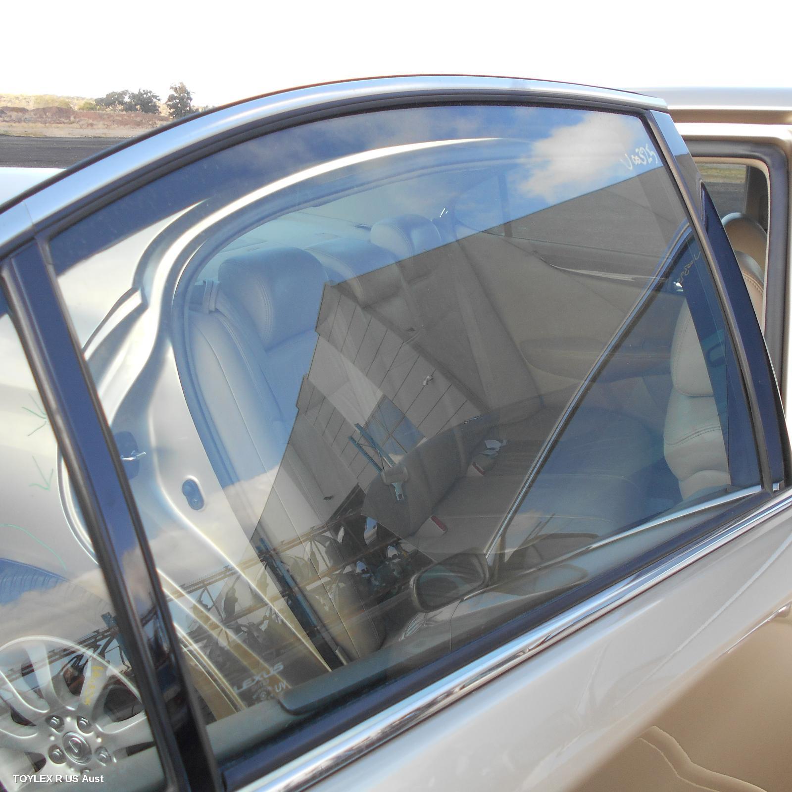 LEXUS ES300 (92-05) 2002 Right Rear Door Window MCV30