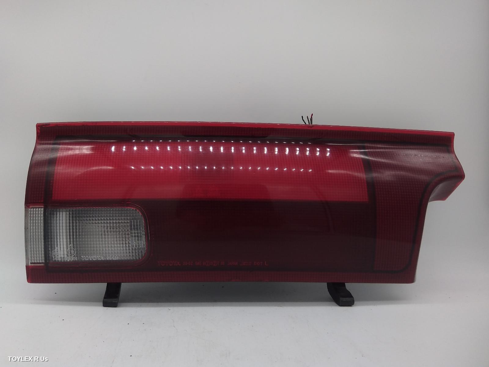 TOYOTA TARAGO 1996 Rear Garnish LH SIDE GARNISH, TCR10