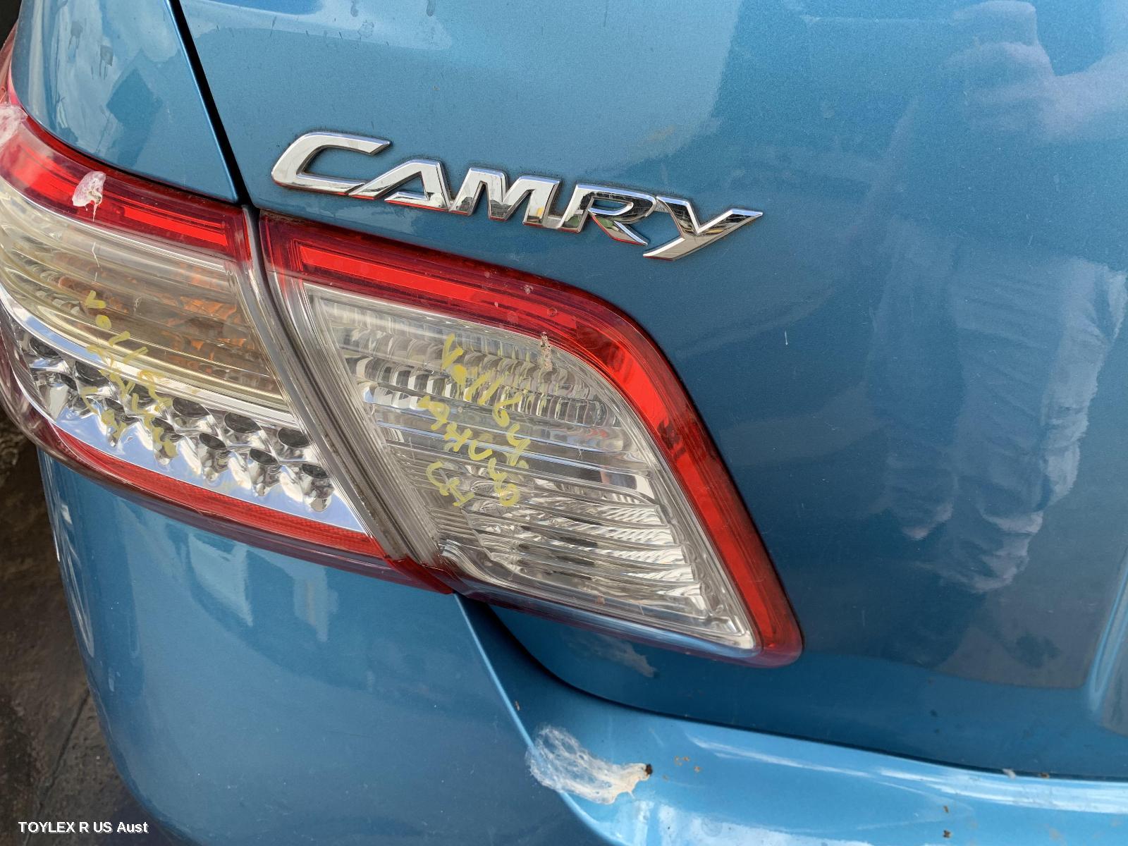 TOYOTA CAMRY 2010 Rear Garnish BOOTLID LAMP (LH SIDE), HYBRID, LED TYPE, AHV40