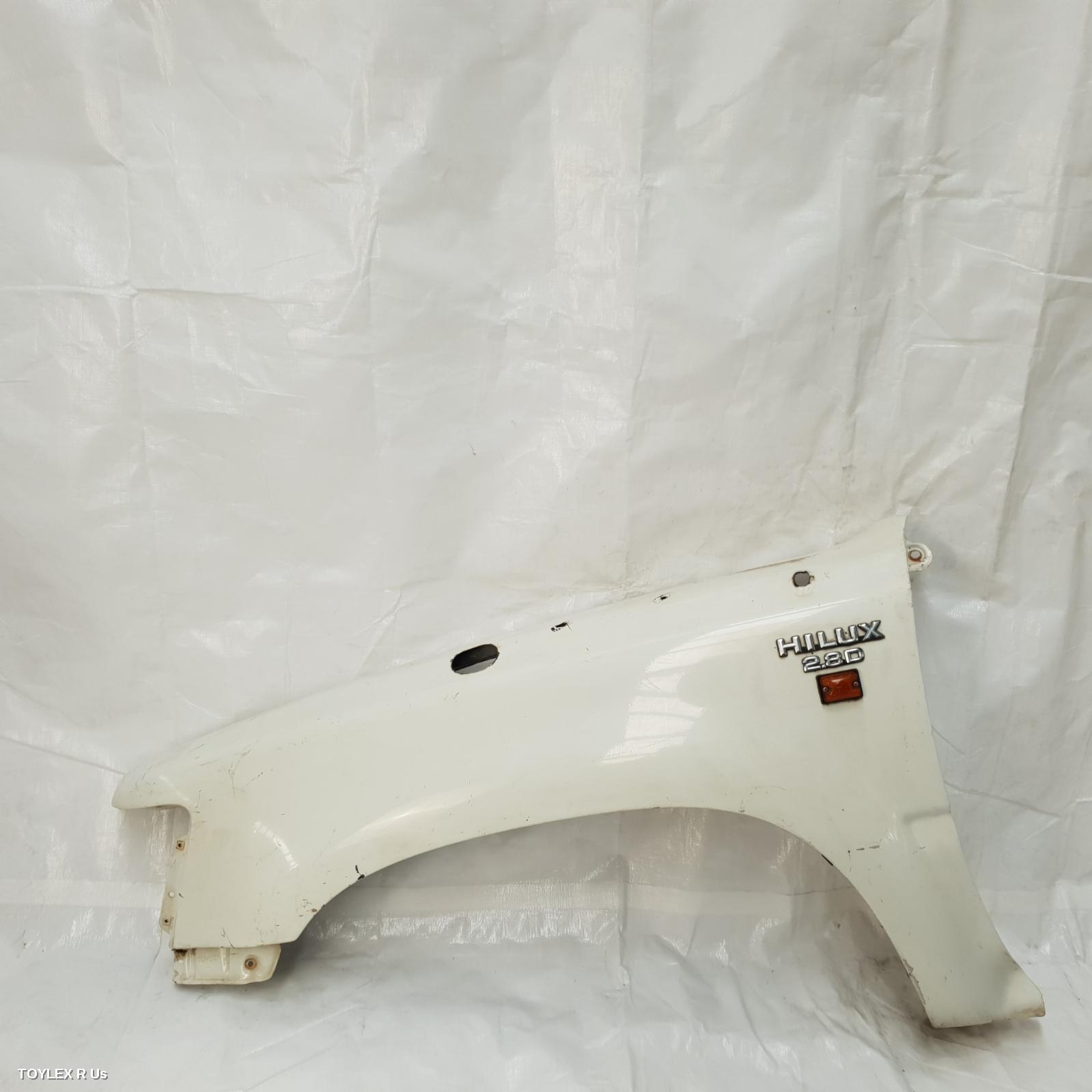 TOYOTA HILUX 1990 Left Guard 4WD
