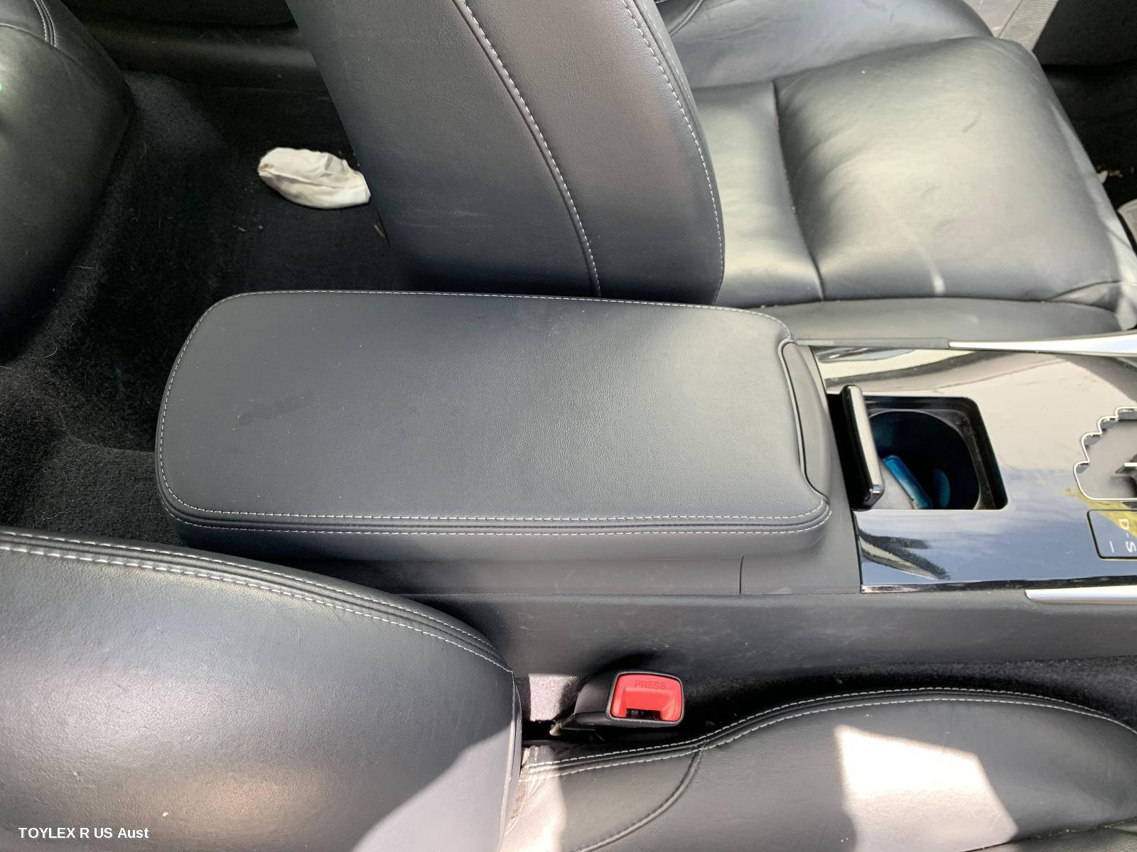 LEXUS IS250/IS250C 2012 Console GSE20R