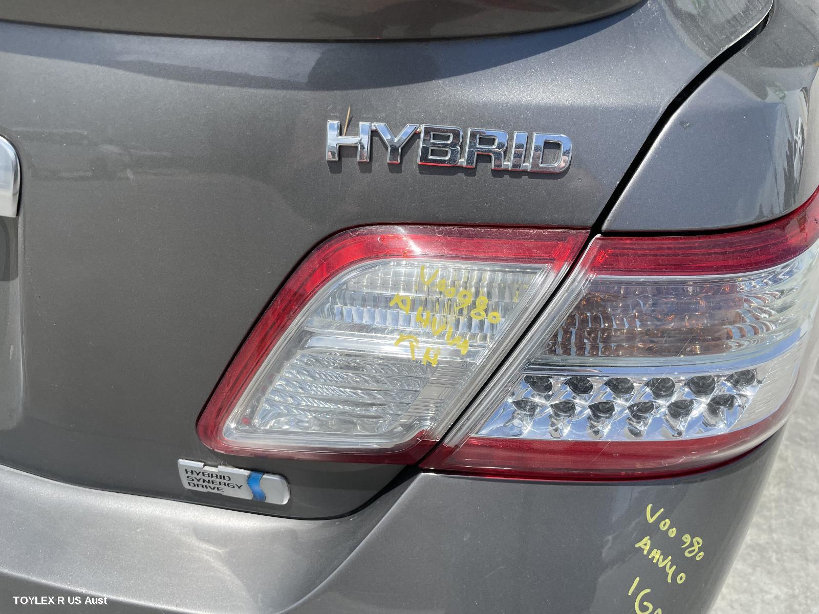 TOYOTA CAMRY 2010 Rear Garnish BOOTLID LAMP (RH SIDE), HYBRID, LED TYPE, AHV40