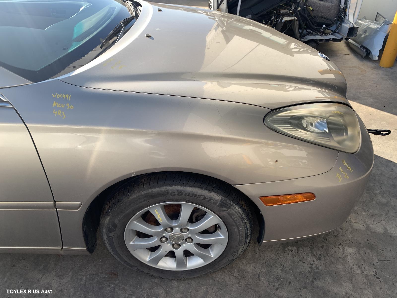 LEXUS ES300 (92-05) 2004 Right Guard MCV30