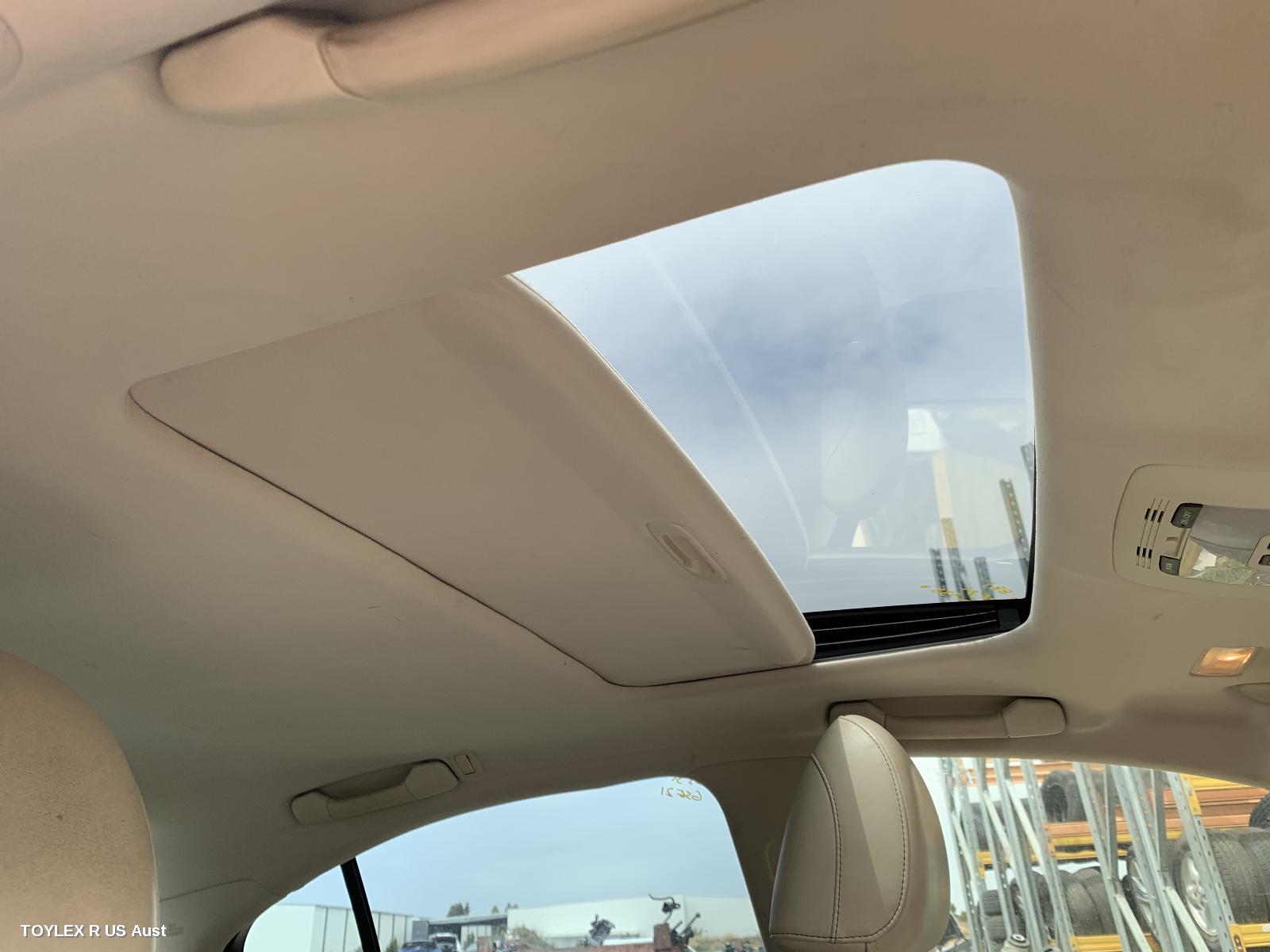 LEXUS IS250/IS250C 2011 Roof Glass/Sunroof/T GSE20R