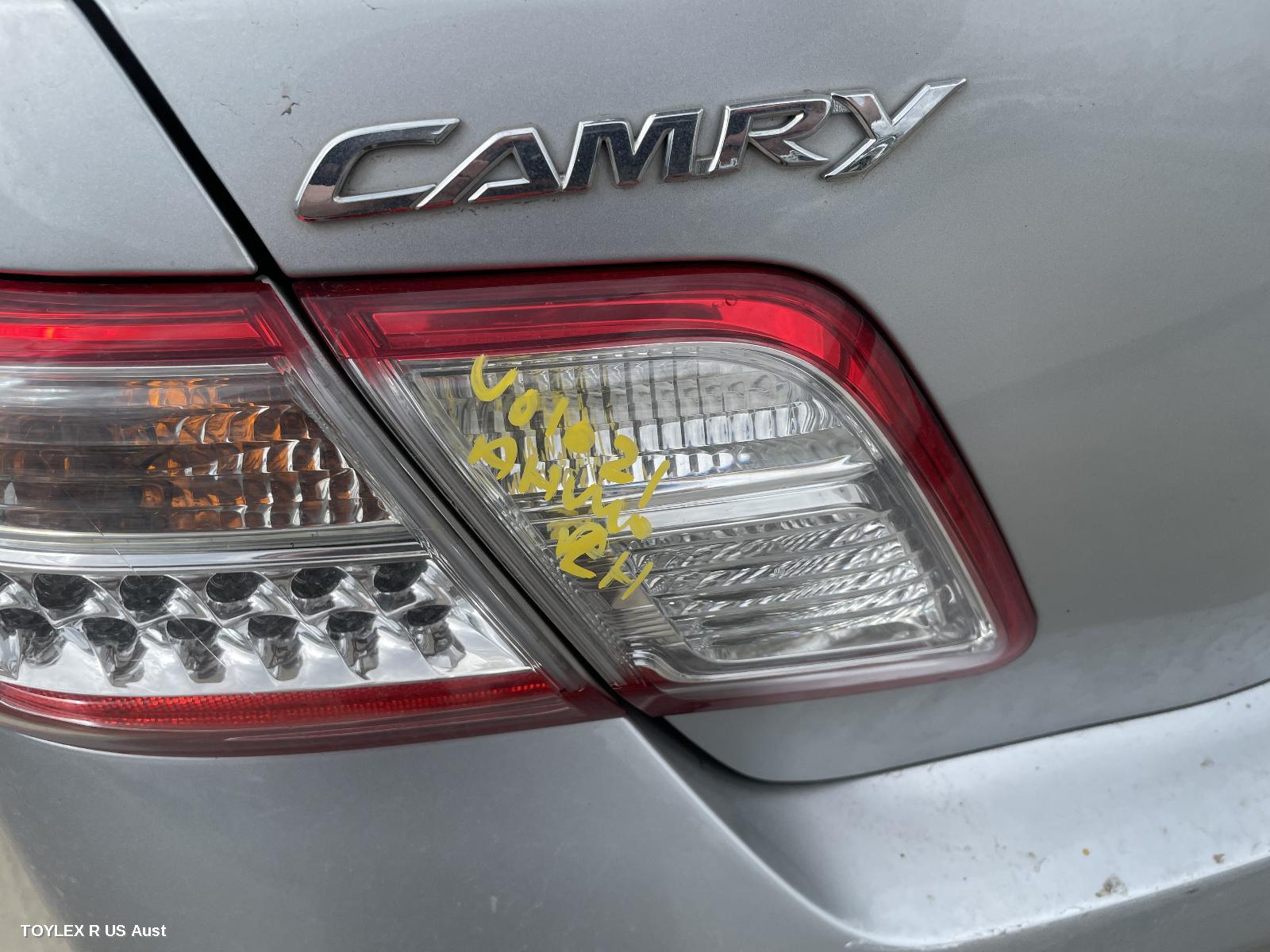 TOYOTA CAMRY 2010 Rear Garnish BOOTLID LAMP (LH SIDE), HYBRID, LED TYPE, AHV40