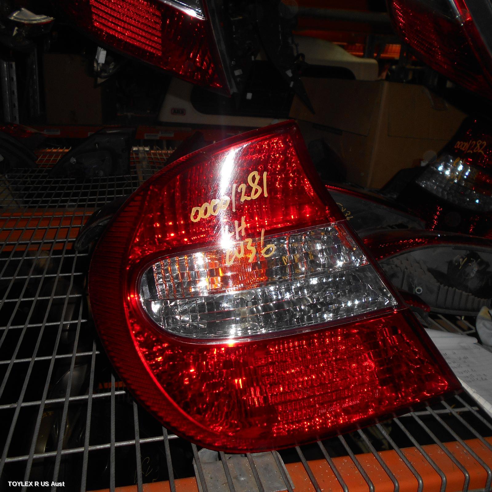 TOYOTA CAMRY 2004 Left Taillight SK36, REVERSE LAMP IN CENTRE