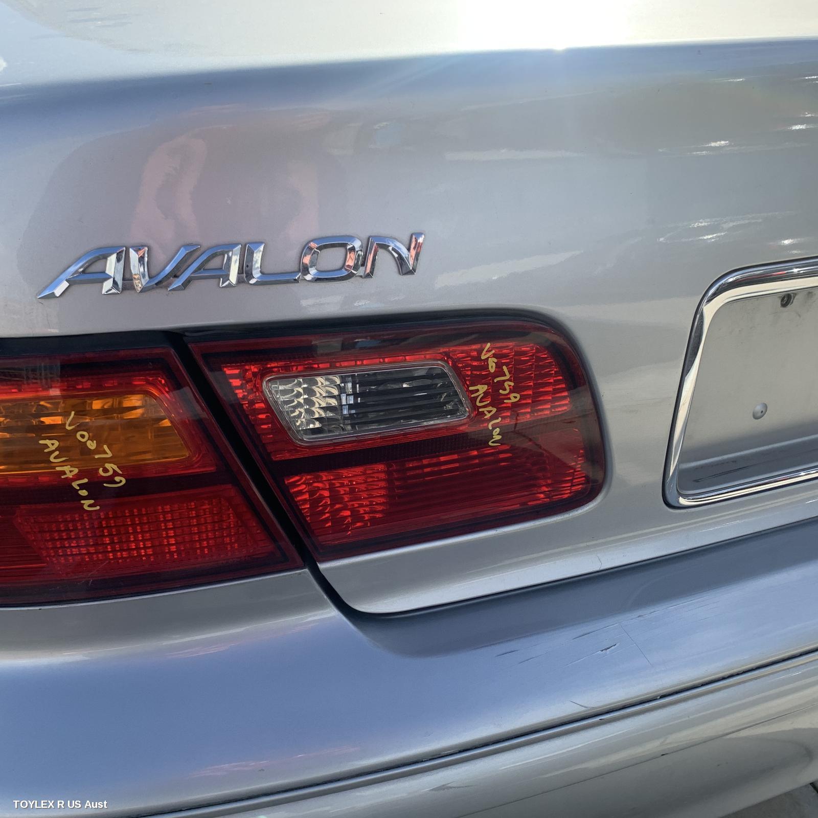 TOYOTA AVALON 2002 Rear Garnish BOOTLID LAMP (LH SIDE), MCX10R