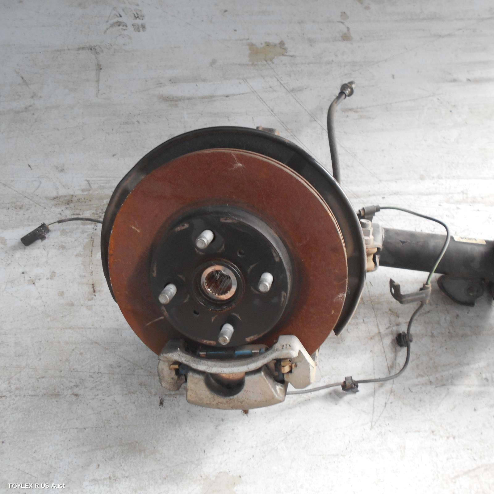 TOYOTA PRIUS 2012 Right Front Hub Assembly NHP10R