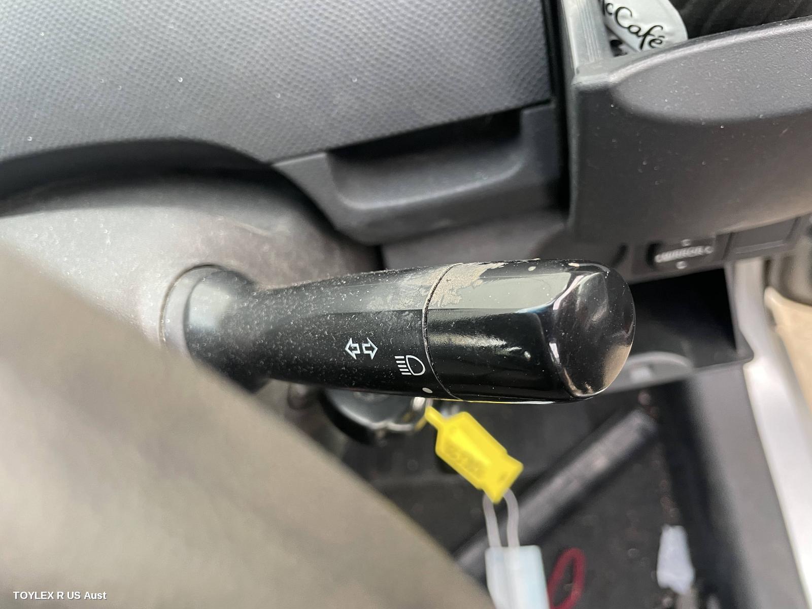 TOYOTA YARIS 2010 Combination Switch FLASHER/HEADLAMP SWITCH, HATCH/SEDAN, NON FOGLAMP TYPE, NCP9#