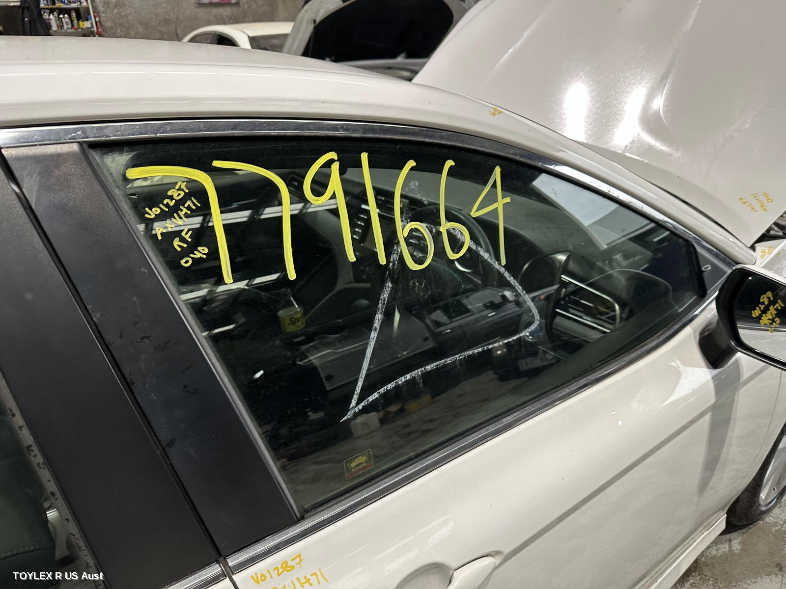 TOYOTA CAMRY 2019 Right Front Door Window XV70