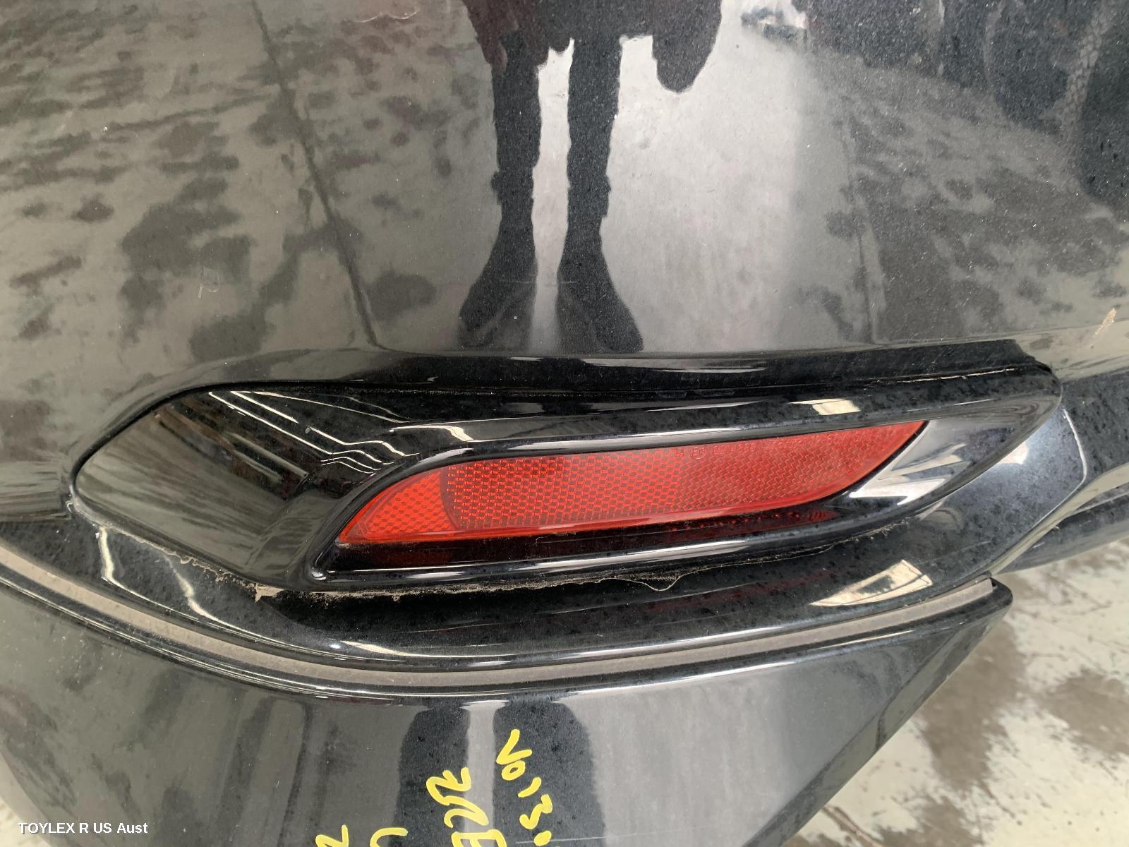 TOYOTA COROLLA 2015 Left Taillight ZRE182R, BUMPER REFLECTOR, HATCH