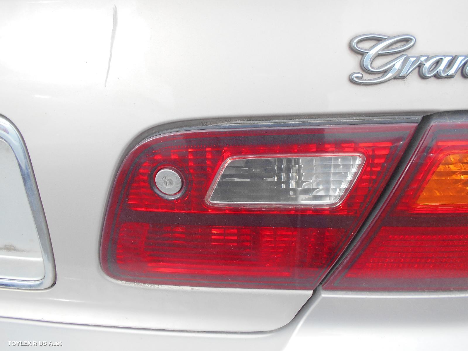 TOYOTA AVALON 2000 Rear Garnish BOOTLID LAMP (RH SIDE), MCX10R