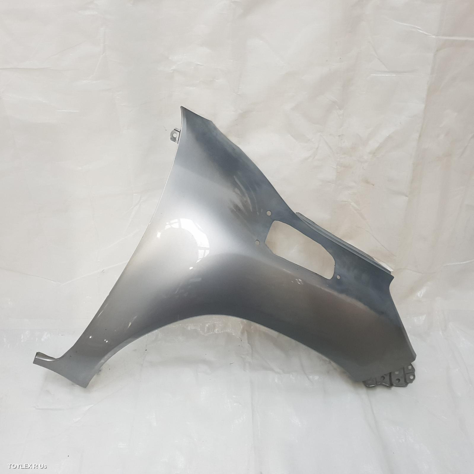 TOYOTA HILUX 2020 Right Guard WIDE BODY, NON GR SPORT, NON INDICATOR, W/ SNORKEL HOLE TYPE