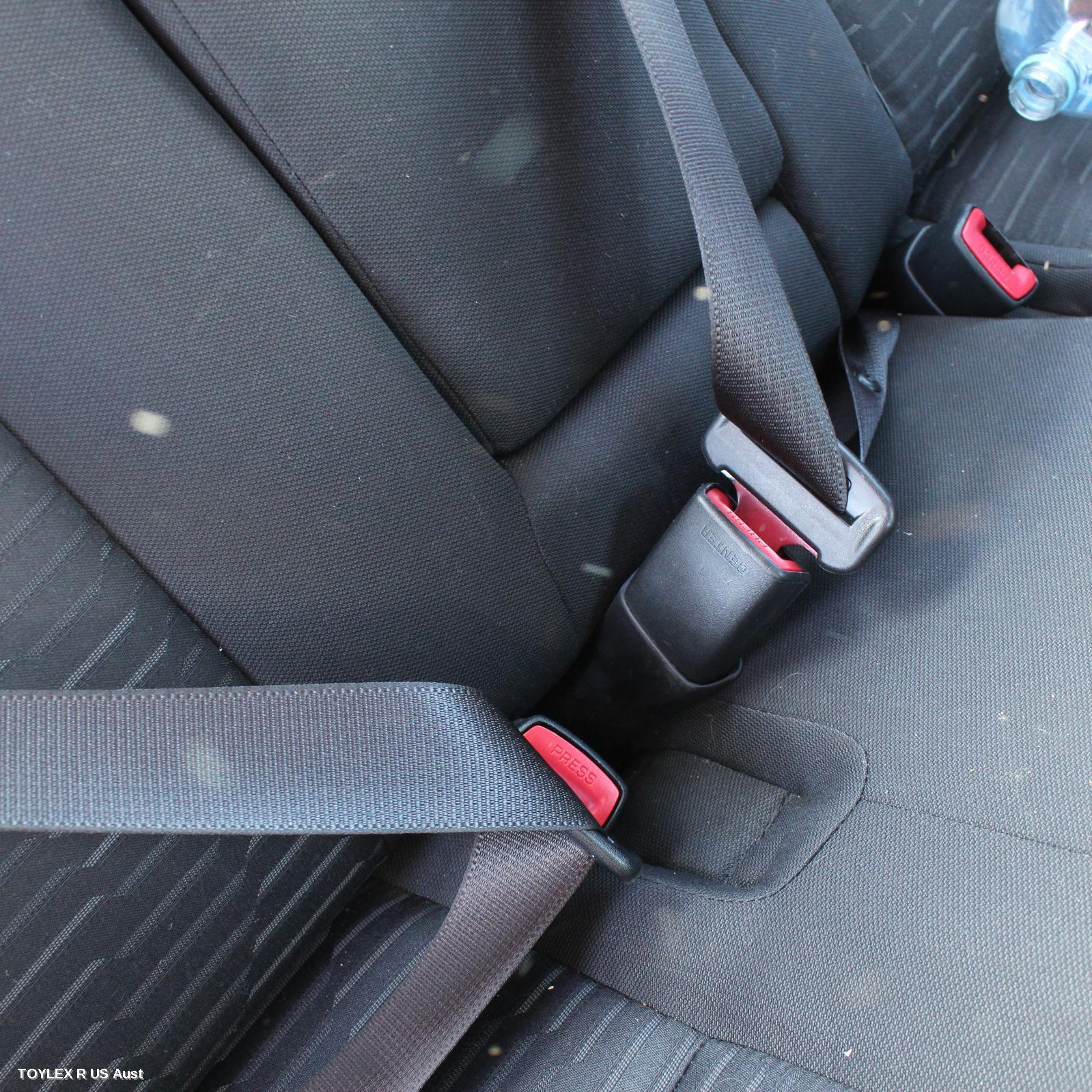TOYOTA CAMRY 2017 Seatbelt/Stalk CENTRE REAR, SEAT BELT ONLY, ASV50/AVV50