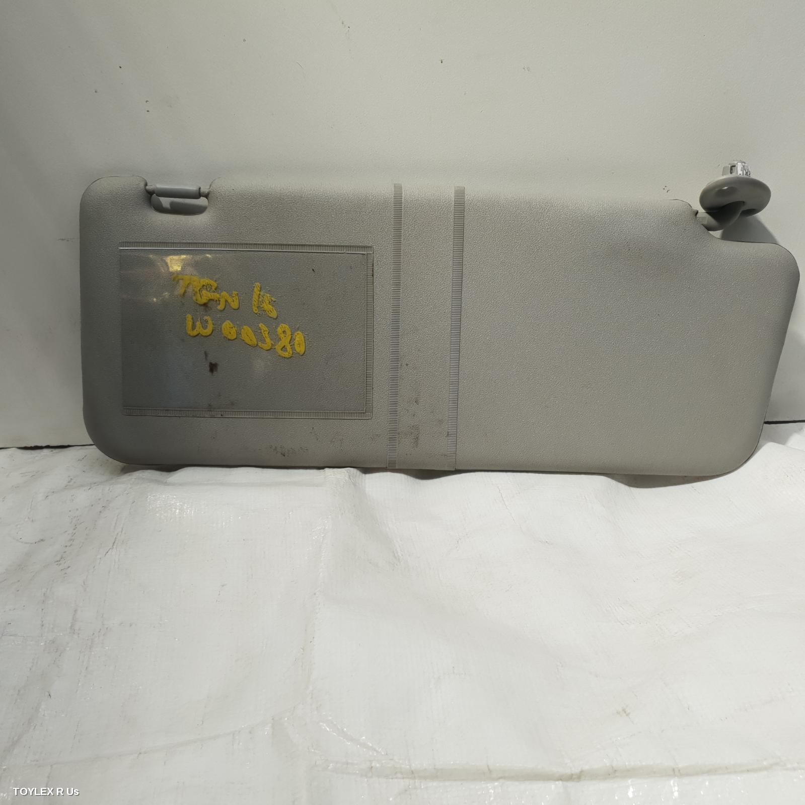 TOYOTA HILUX 2005 Sunvisor RH SIDE