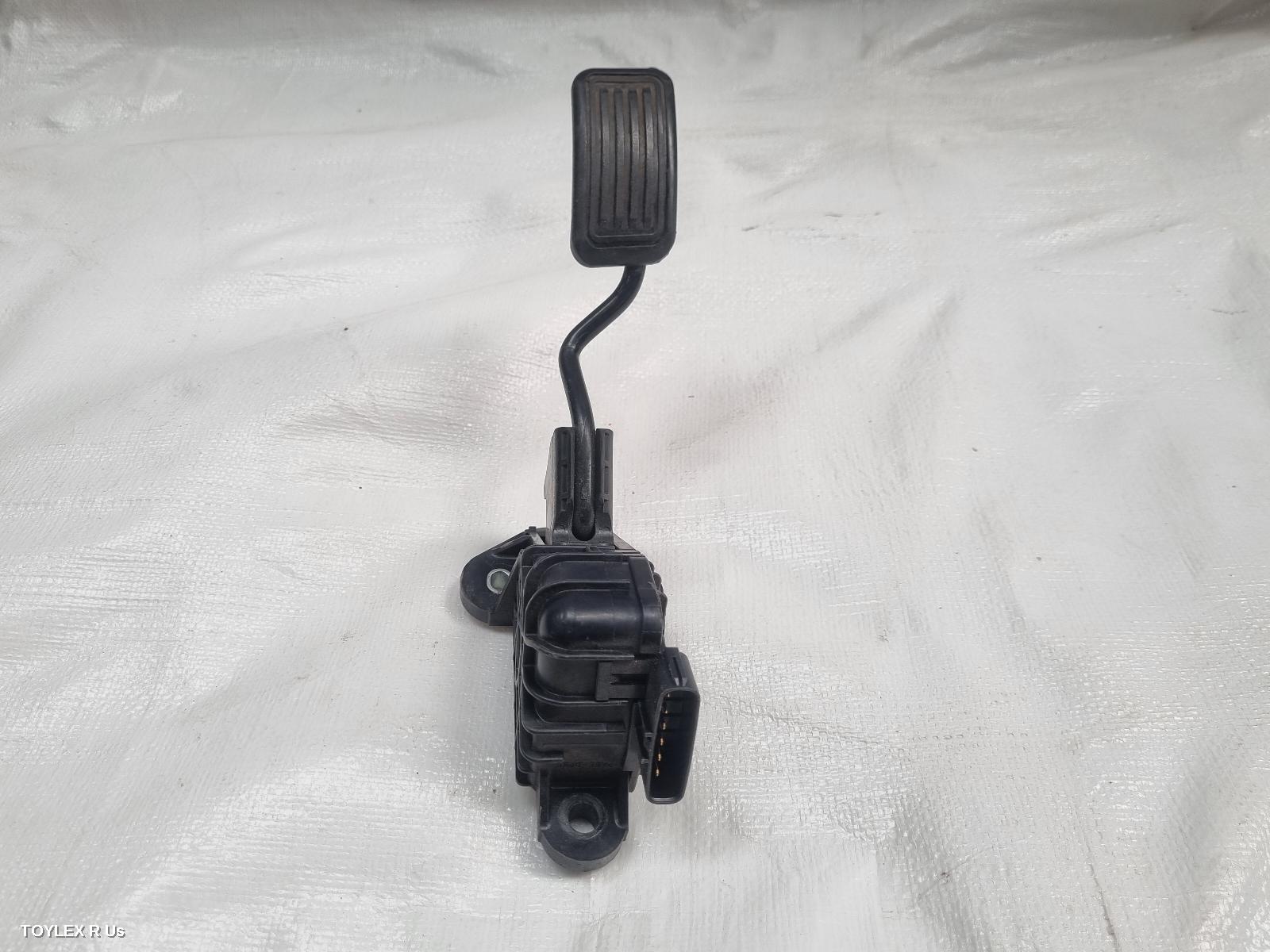 TOYOTA HIACE 2015 Pedal Assembly ACCELERATOR PEDAL, TRH/KDH