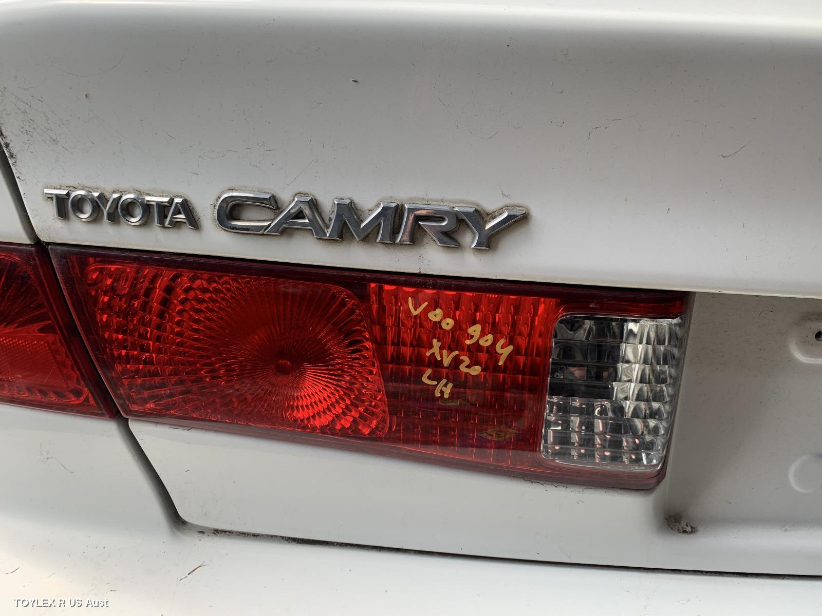 TOYOTA CAMRY 2001 Rear Garnish BOOTLID LAMP, LH SIDE, SK20