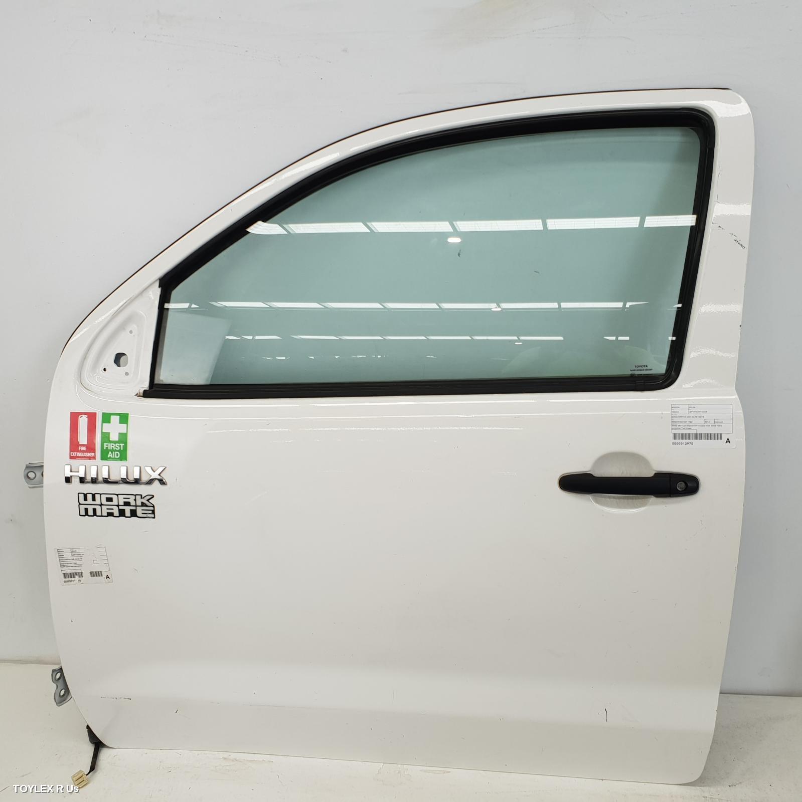 TOYOTA HILUX 2014 Left Front Door SINGLE/EXTRA CAB