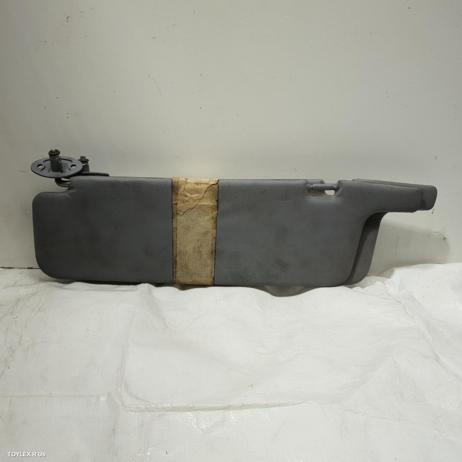 TOYOTA HILUX 1999 Sunvisor PAIR